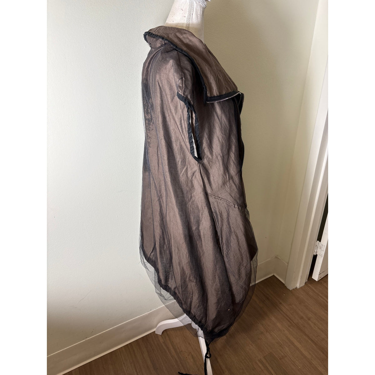 LINK Brown With Black Mesh Overlay Zip Up Long Vest Sz M