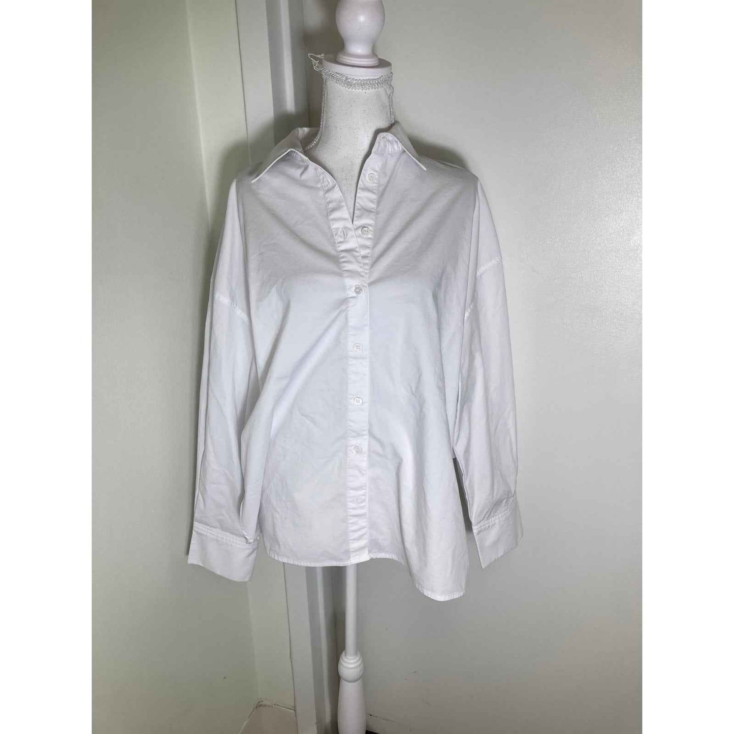 Carbone 38 Crisp White Long Sleeve Button Down Shirt Sz M