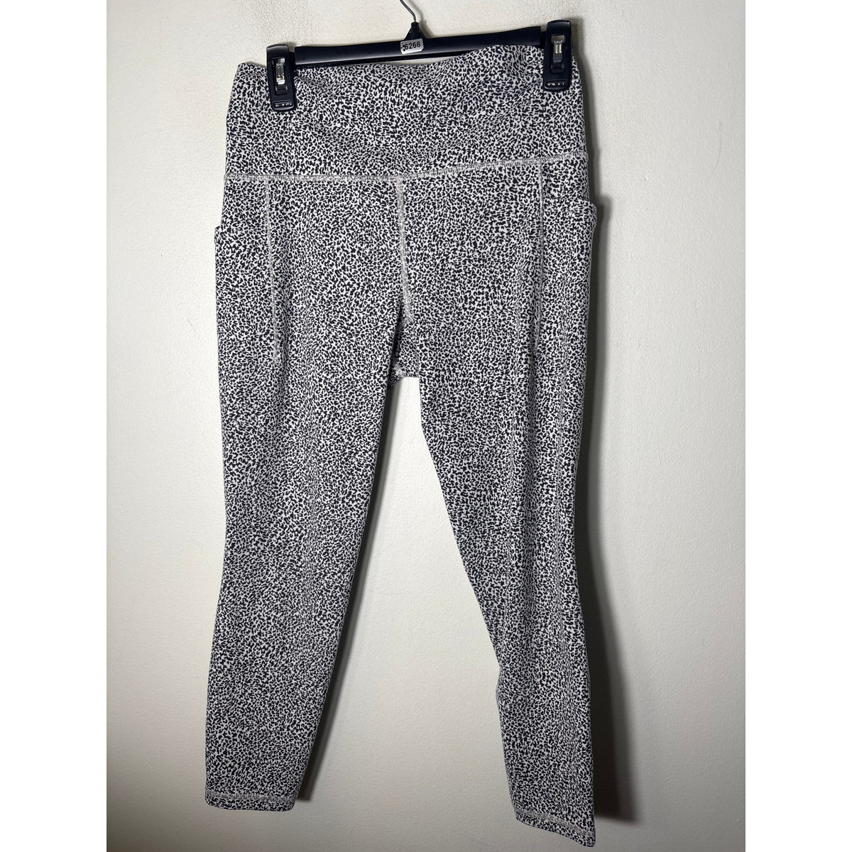 Athleta Black White Cheetah Print Athletic Leggings Sz M