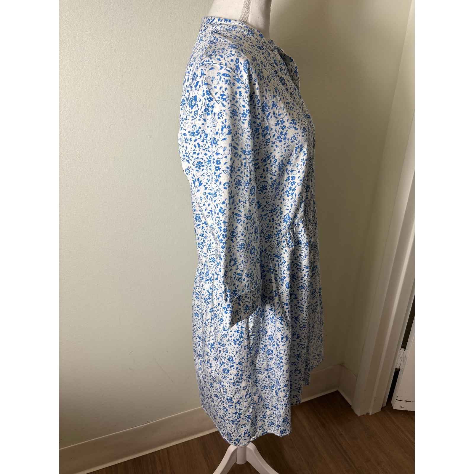 Tuckernuck White Blue 3/4 Sleeve Floral Knee Length Dress Sz M