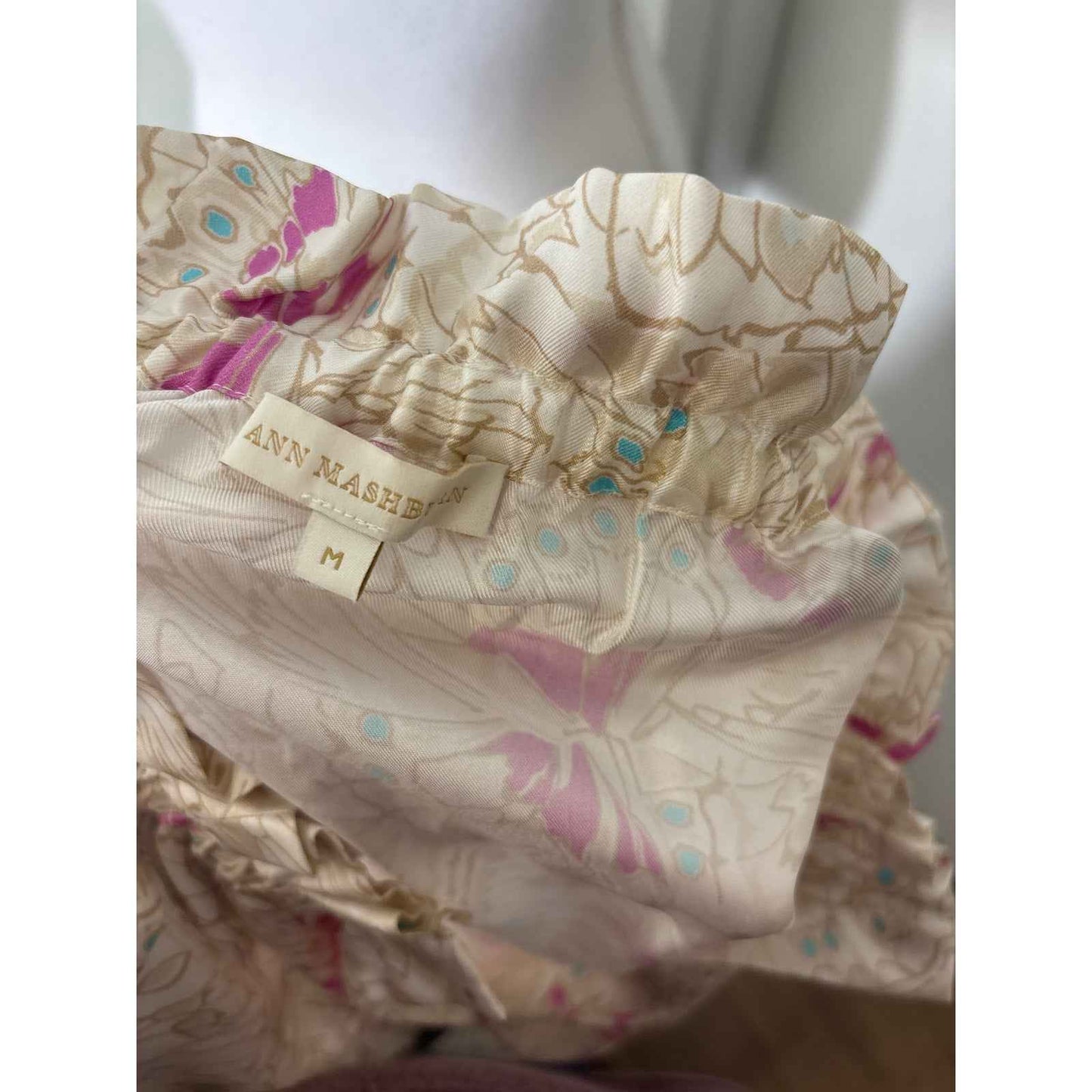 Ann Mashburn Cream and Pink Silk Floral Ruffled Neckline Blouse Sz M