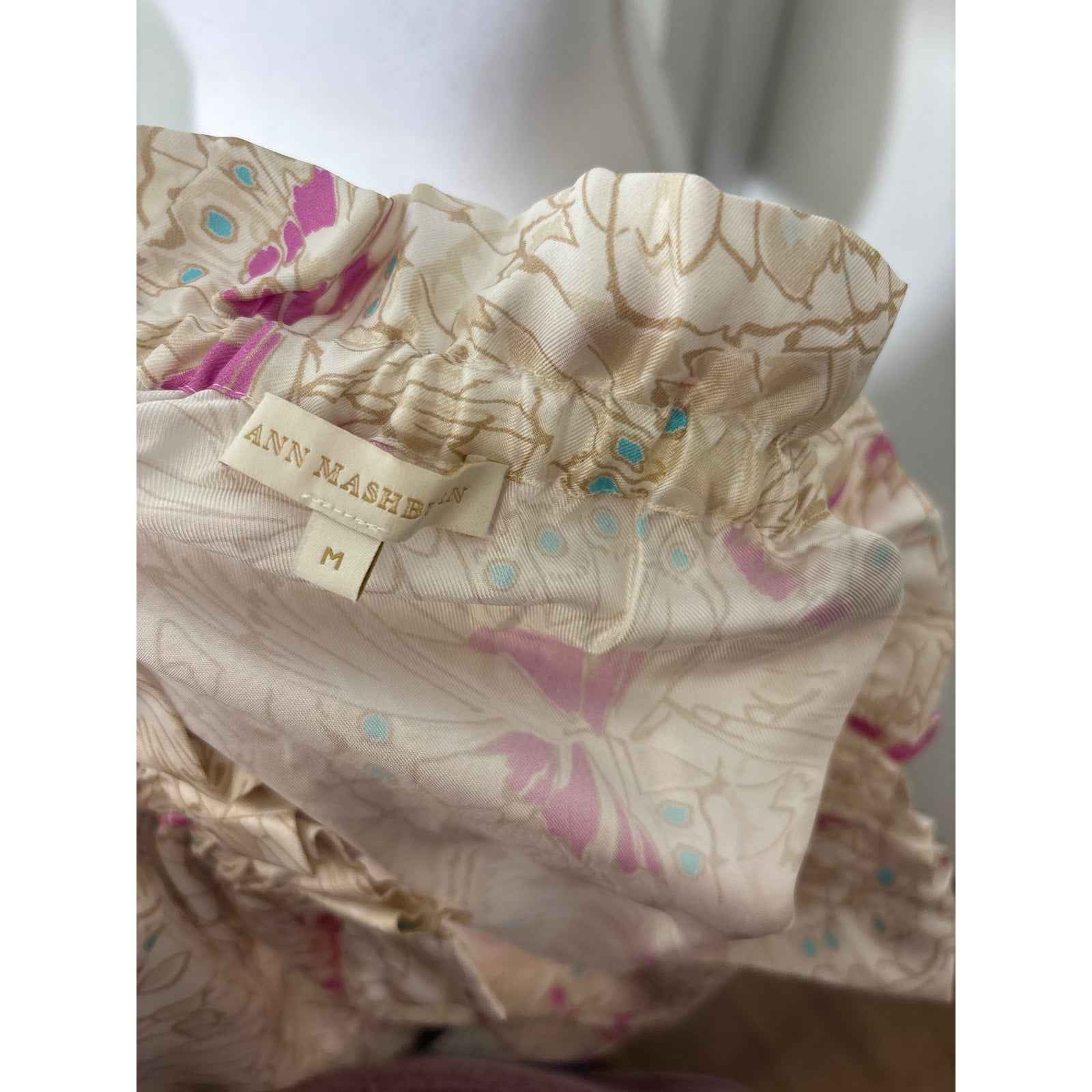 Ann Mashburn Cream and Pink Silk Floral Ruffled Neckline Blouse Sz M