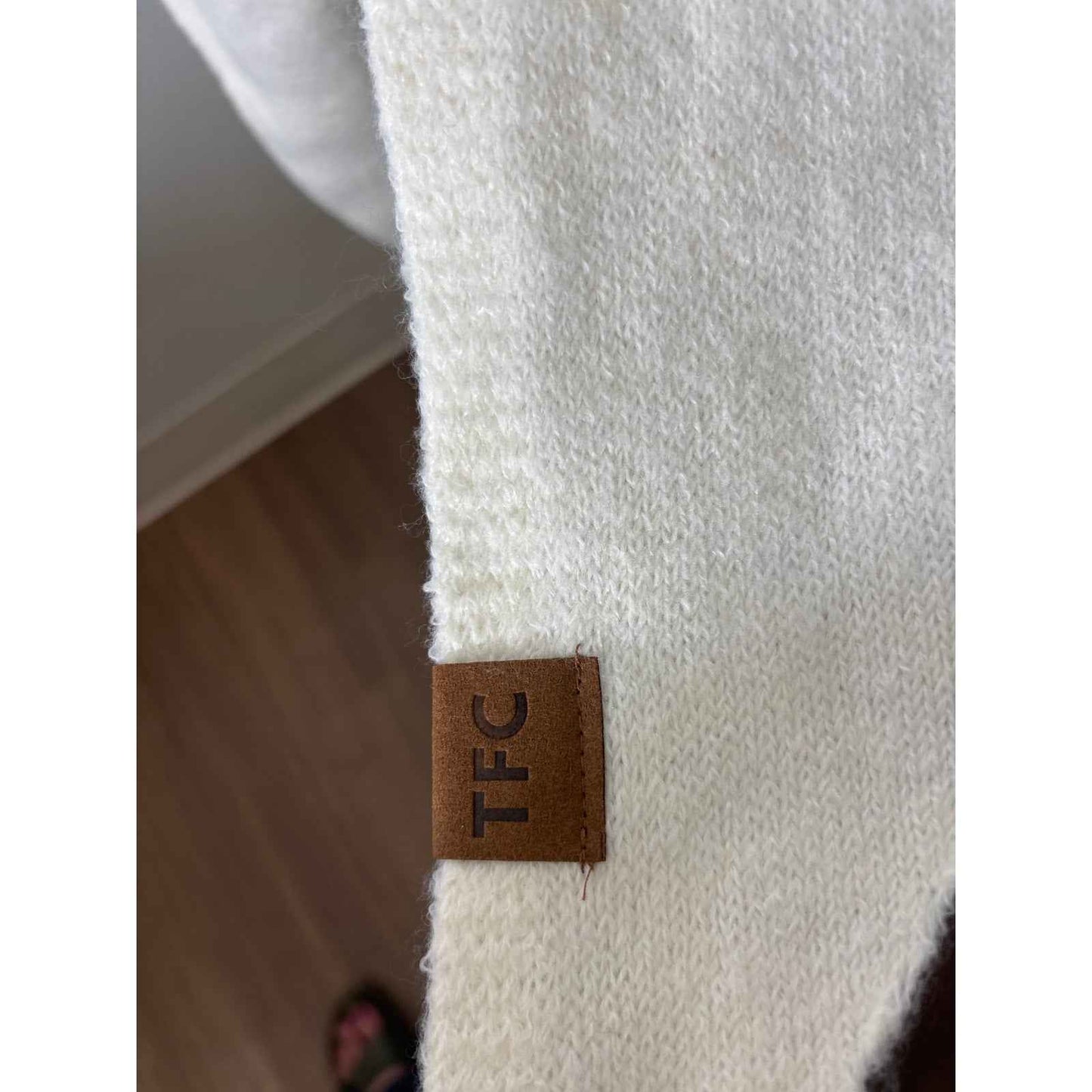 New In Bag TFC Off White Triangle Cozy Knit Shawl Wrap