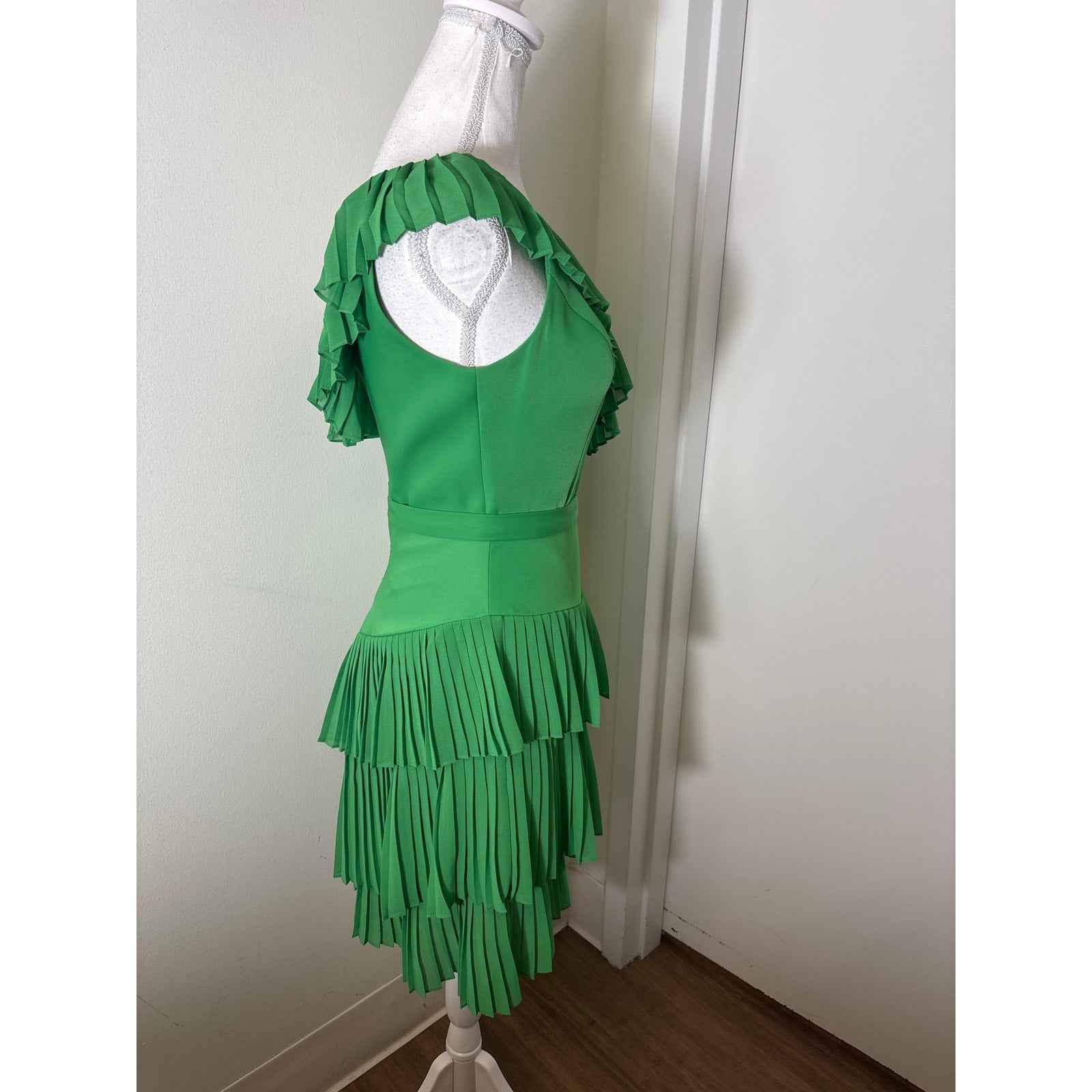 BCBG Kelly Green Pleated Ruffle Mini Cocktail Dress Sz 2