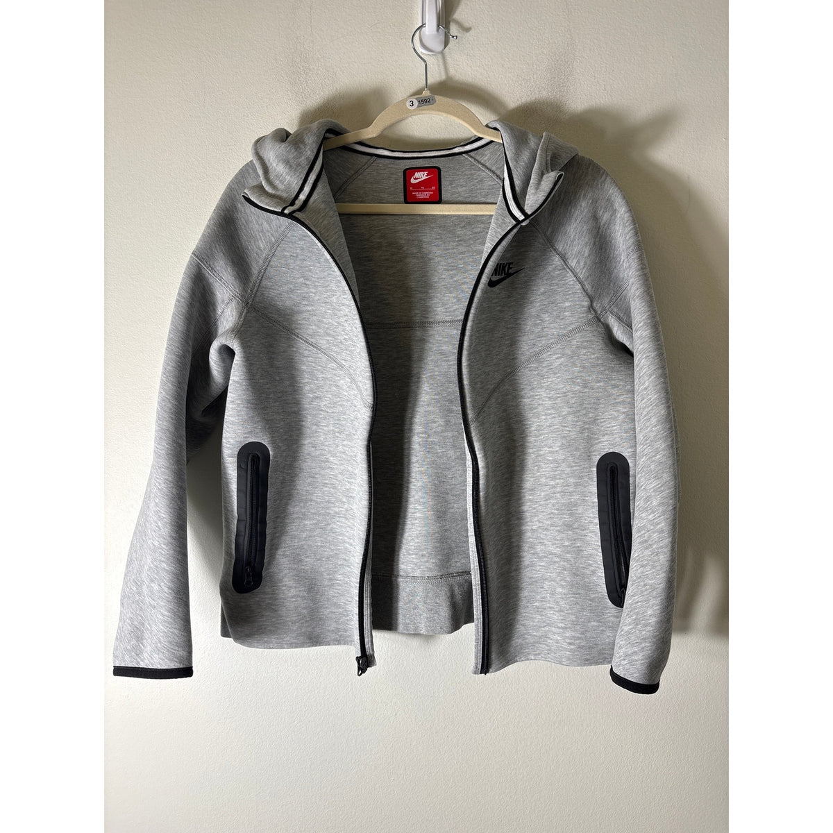 Boys Nike Tech Gray Hooded Sweatshirt Sz XL