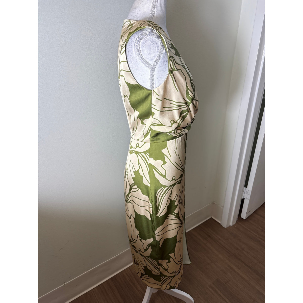 NWT Kay Unger Off White and Green Floral Sleeveless Wrap Dress Sz 2