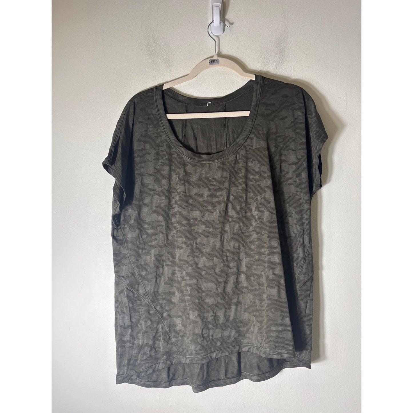 Lululemon Green Camo Workout Shirt Sz M