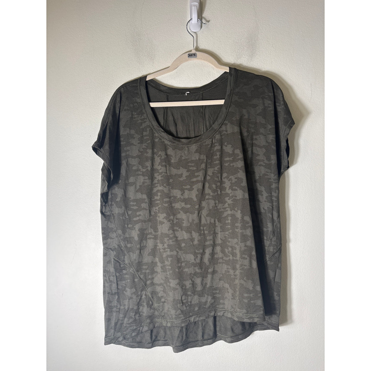 Lululemon Green Camo Workout Shirt Sz M