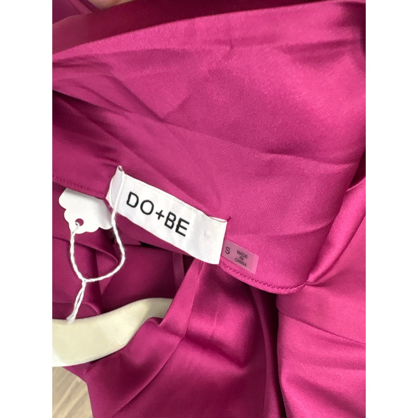DO + BE Magenta Satinesqe One Shoulder Asymmetrical Top Sz S