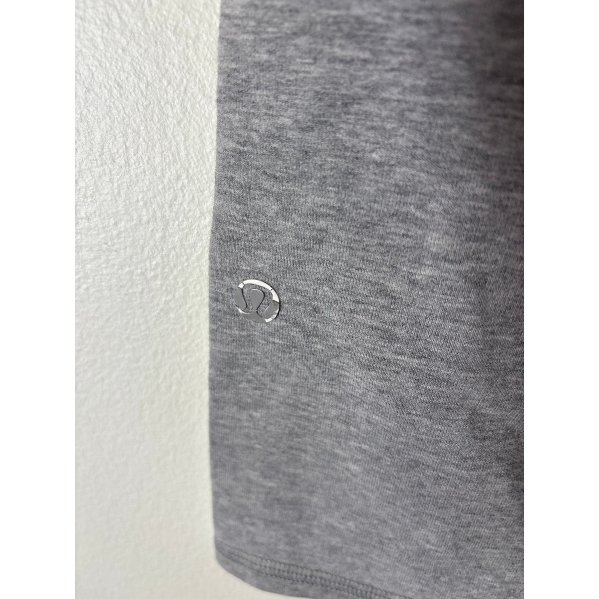 Lululemon Medium Gray Cropped Athletic Leggings Sz 8