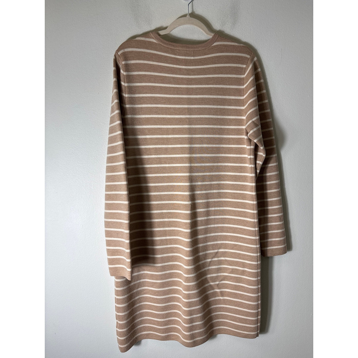 Vineyard Vines Tan And White Sweater Sz L