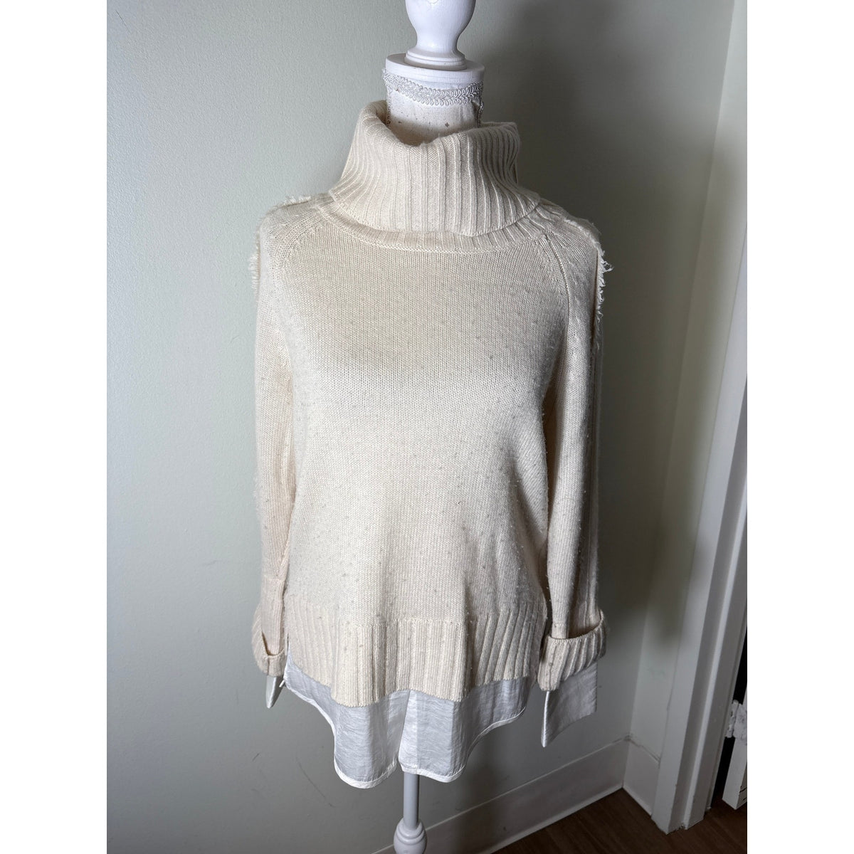Brochu Walker Cream Ribbed Sweater Over Shirt Turtleneck Sz XS