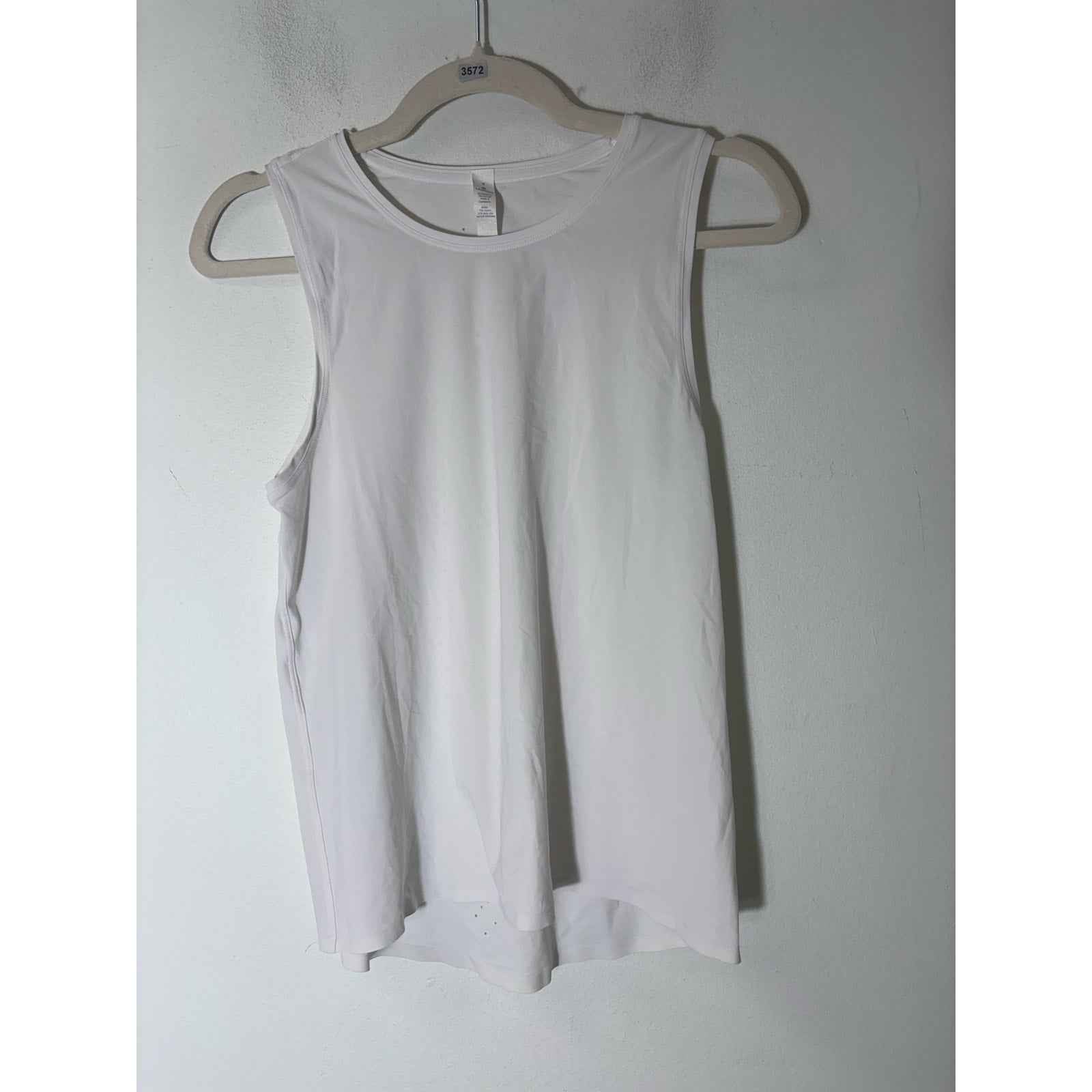 Lululemon White Sleeveless Athletic Tank with Laser Cut Holes Sz 4
