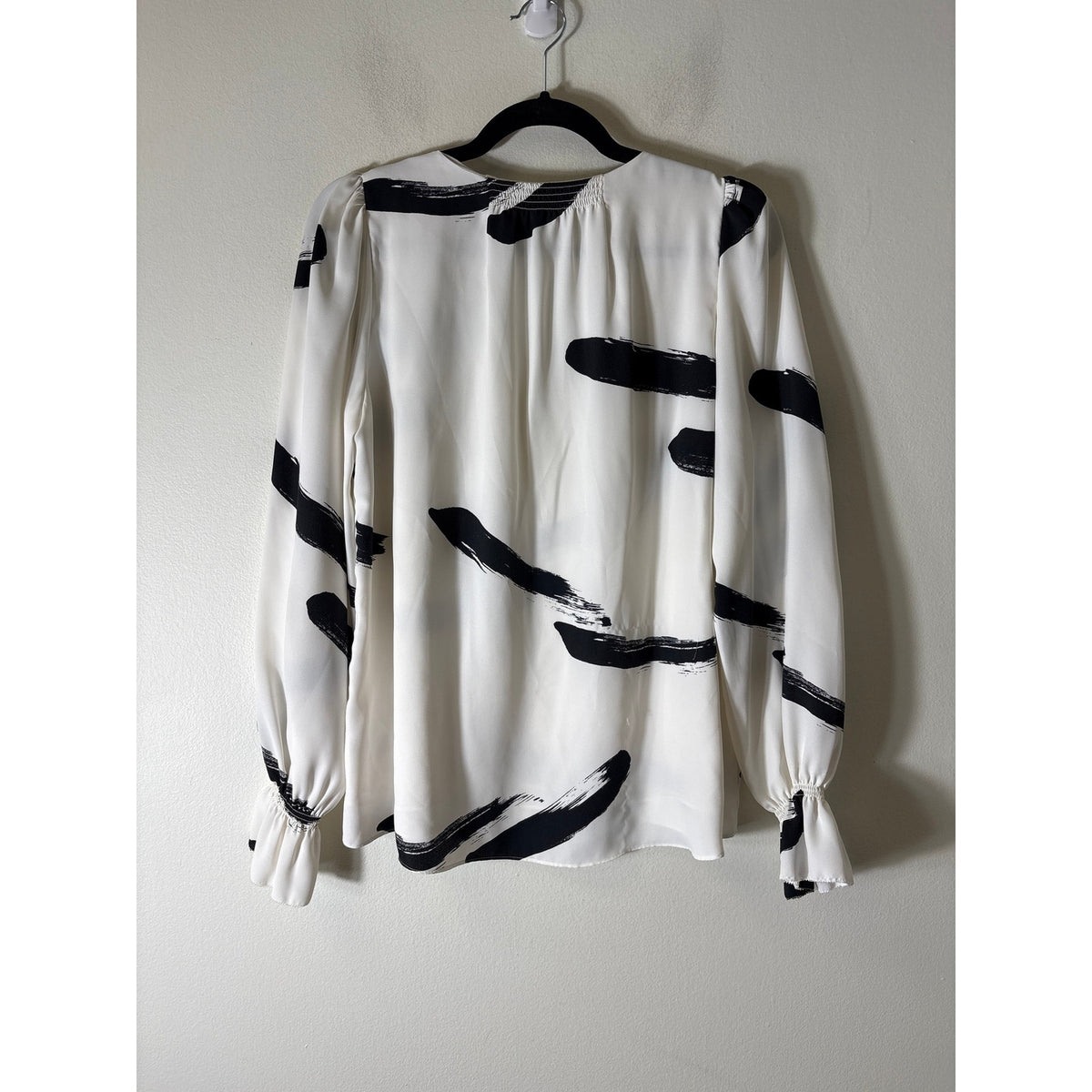 Joie Black and White Abstract Print Long Sleeve V-Neck Shirt Sz M