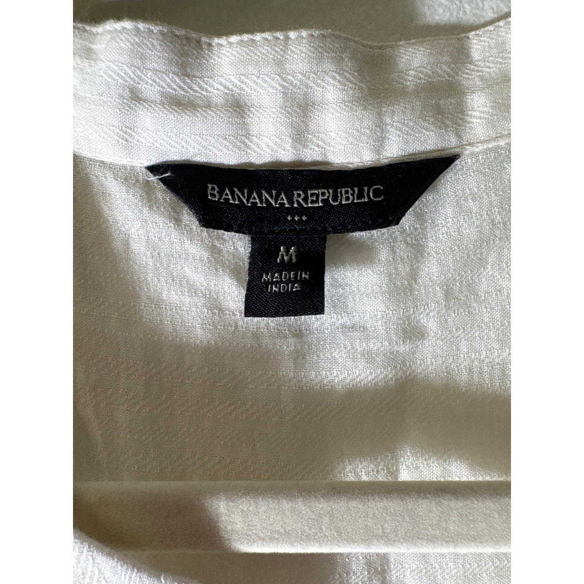 Banana Republic Cream With Blue Embroidery on Chest Sleeveless Top SZ M