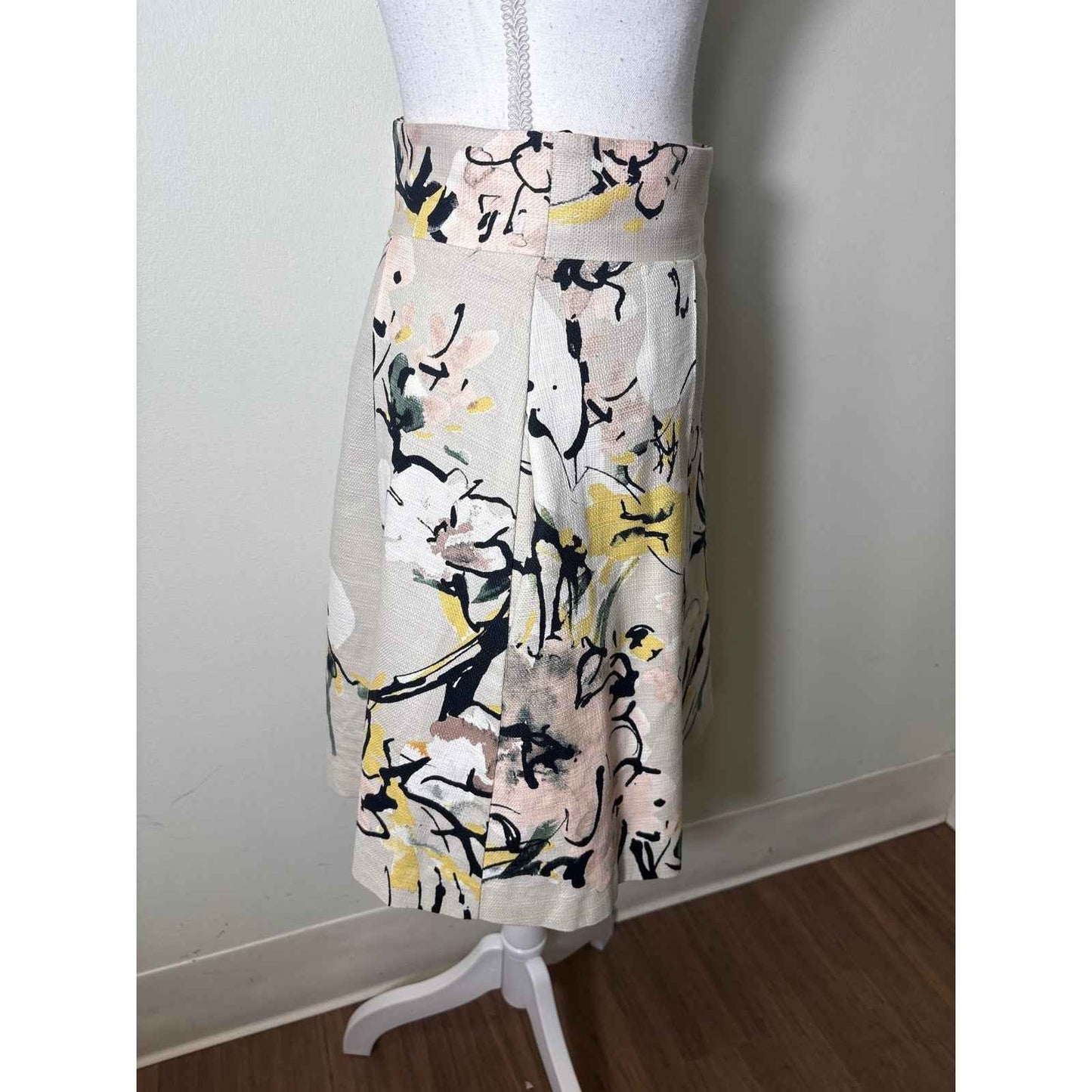 Black Halo Cream Watercolor Floral Mini Skirt Sz 8