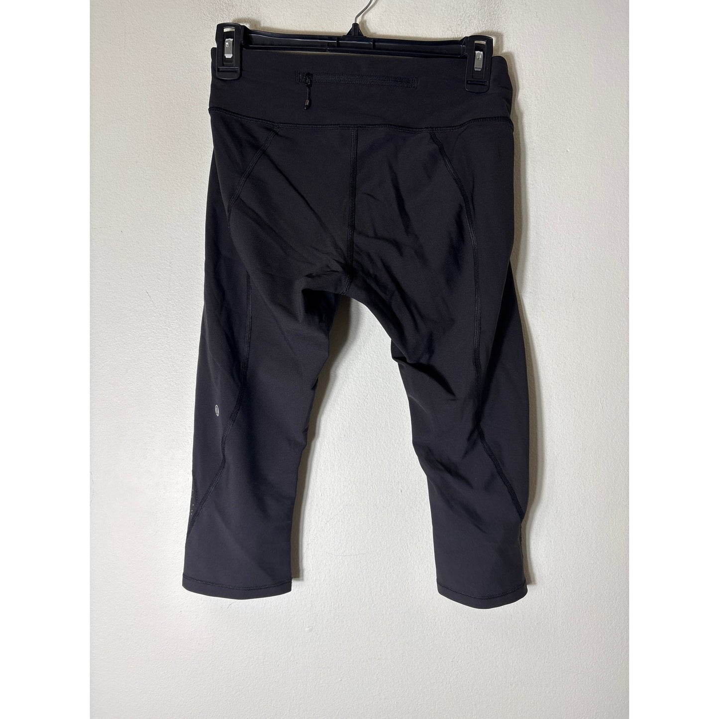 Lululemon Black With Hemline Dot Detail Leggings Sz 6