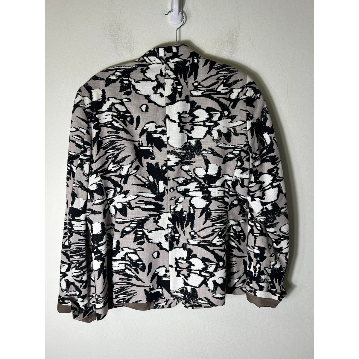 Zanella Black Gray White Floral JAcket Sz 12