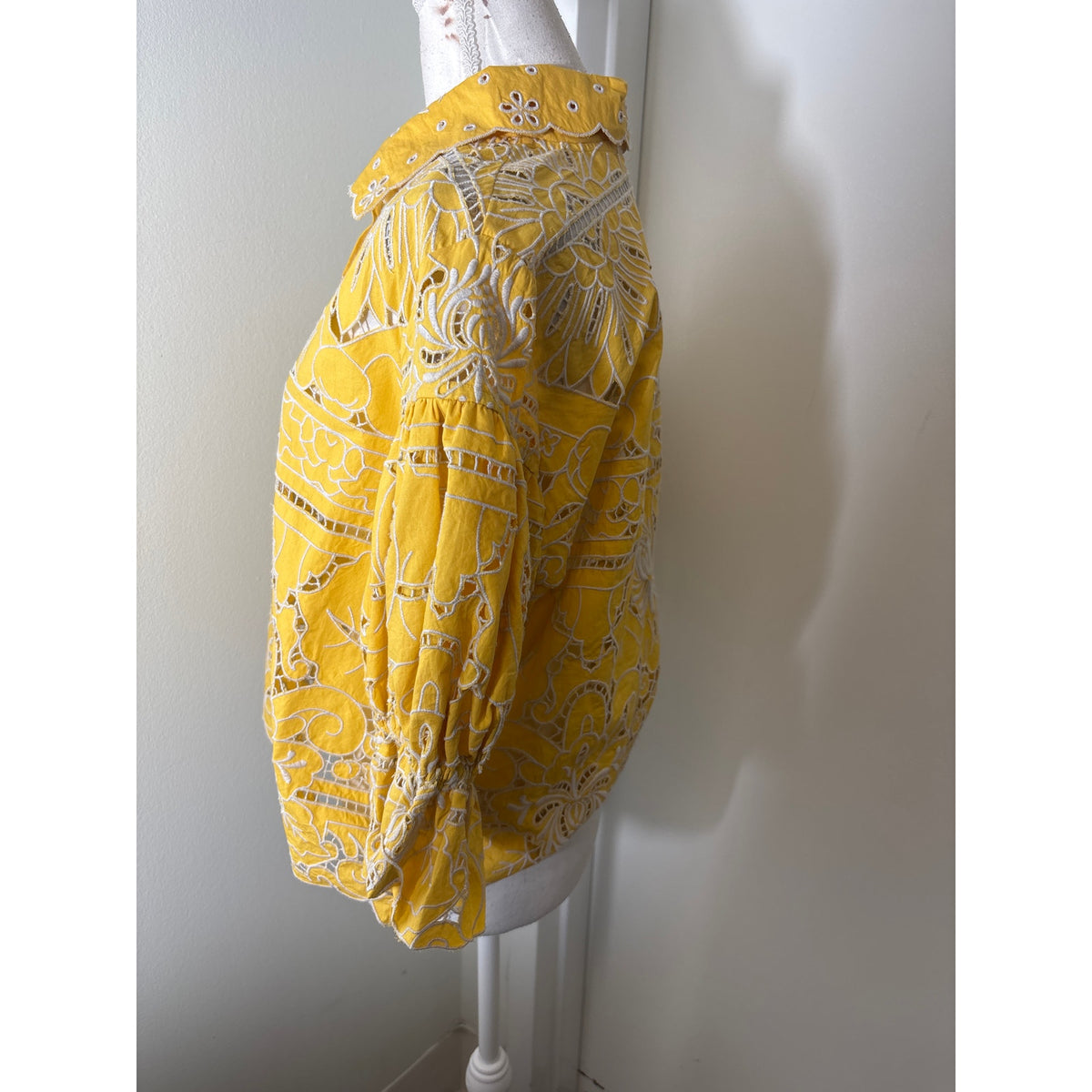 Love the Label Yellow Embroidered Puff Sleeve Top Sz M