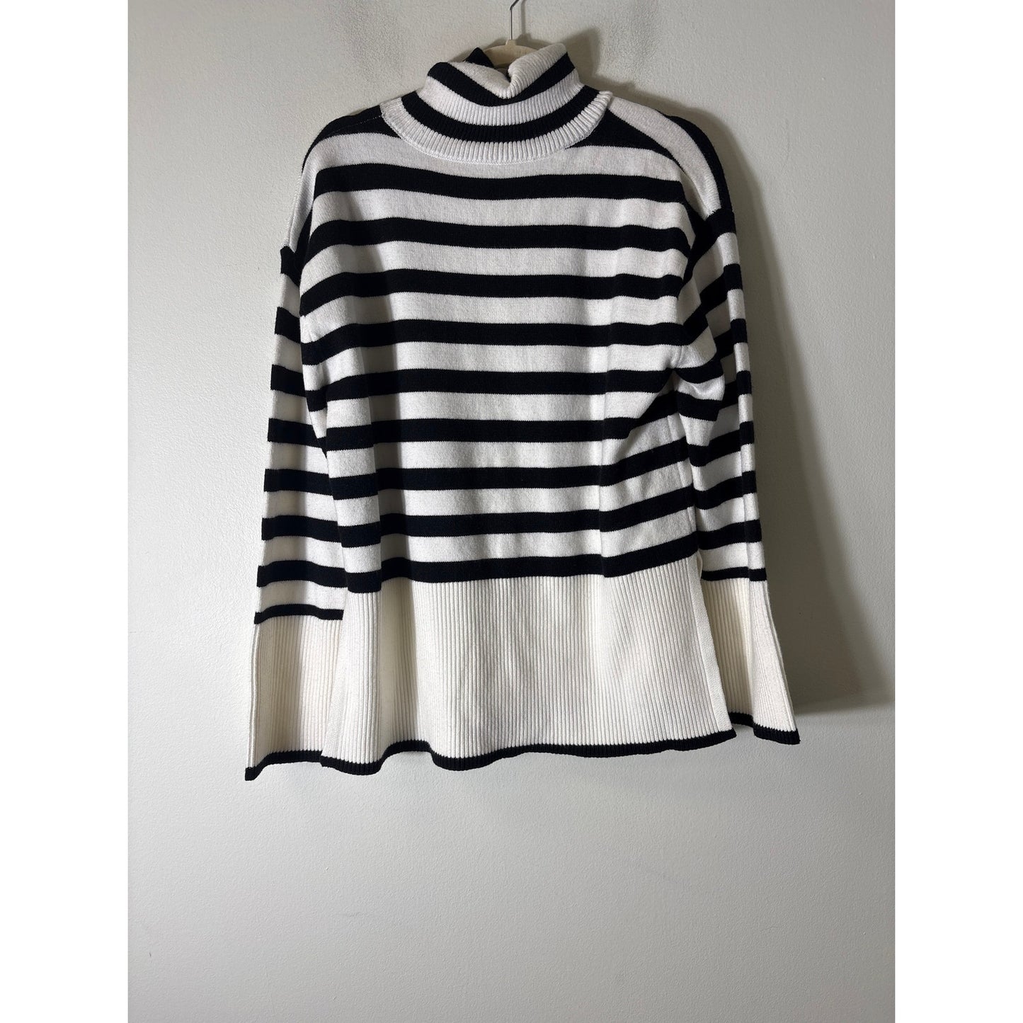No Brand Black and White Stripe Turtleneck Sweater Sz L