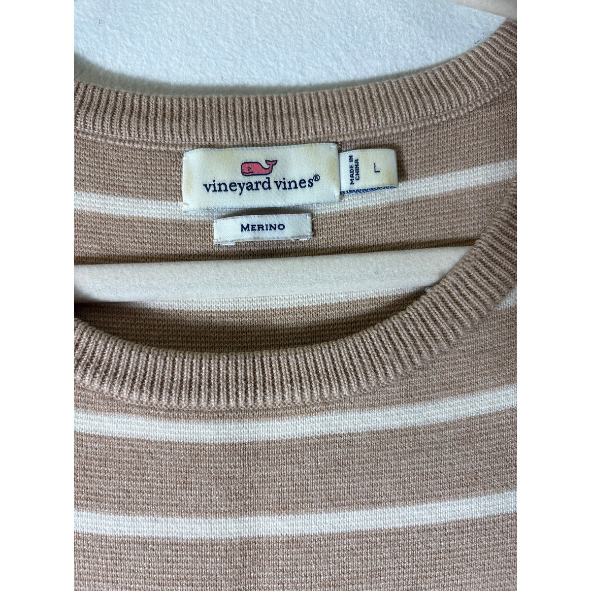 Vineyard Vines Tan And White Sweater Sz L