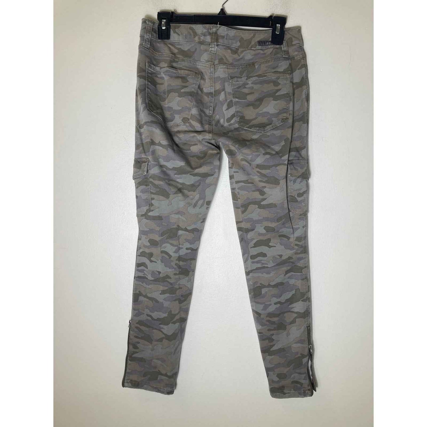 Level 99 Green Camo Cargo Skinny Jeans with Ankle Zip Sz 28