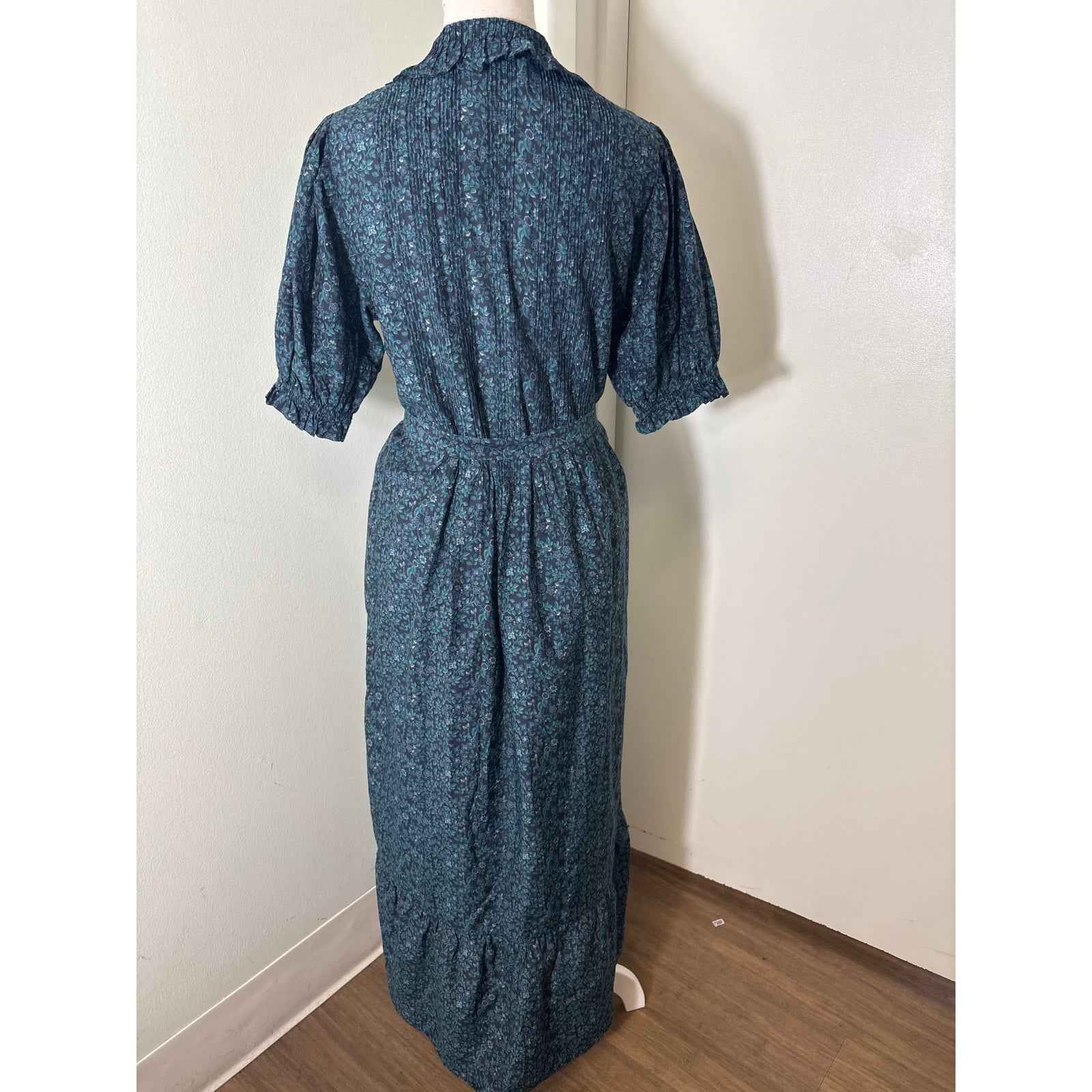 Travota Birds of Paradis Black and Green Floral  Maxi Dress Sz S