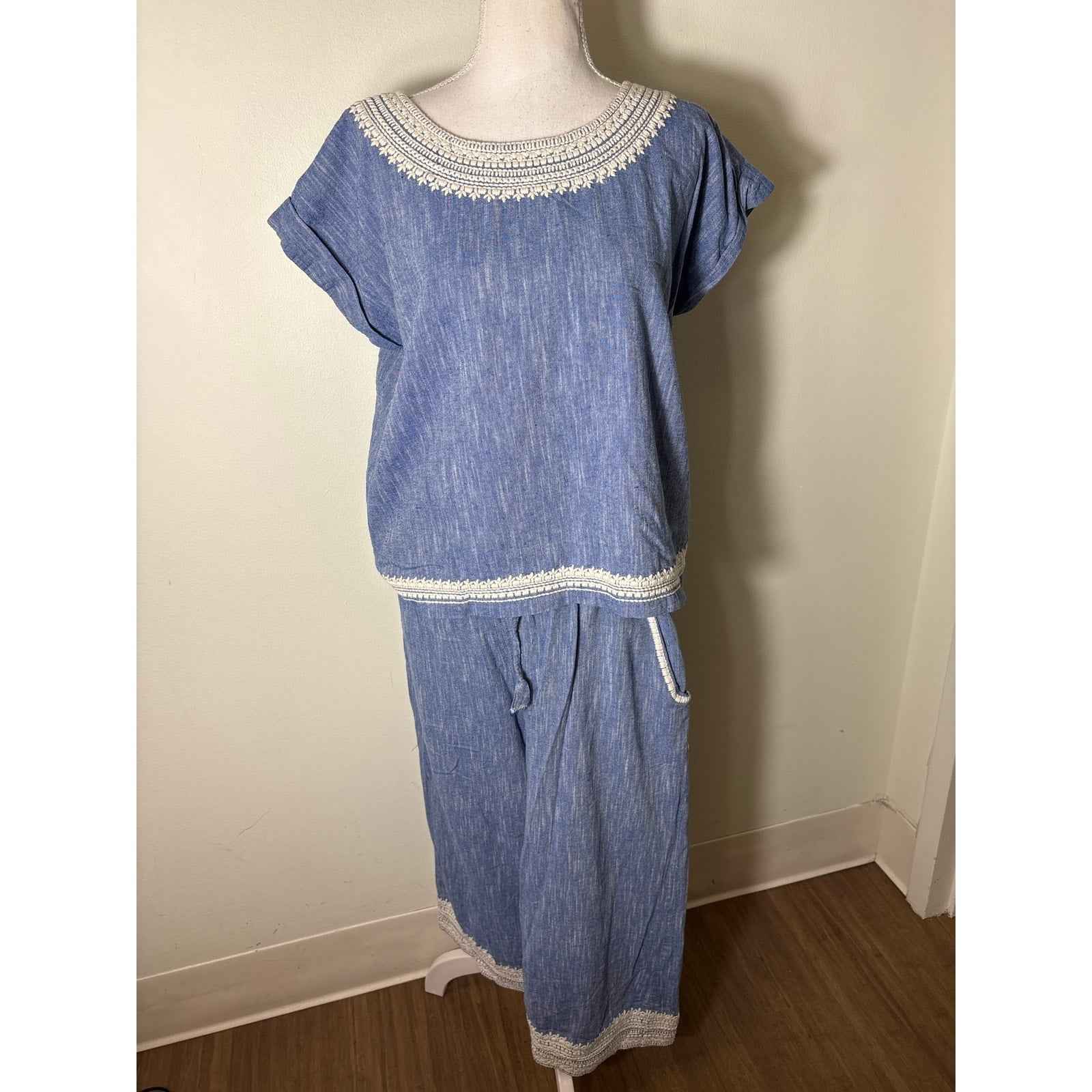 Roller Rabbit Chambray Embroidered Short Set Sz S