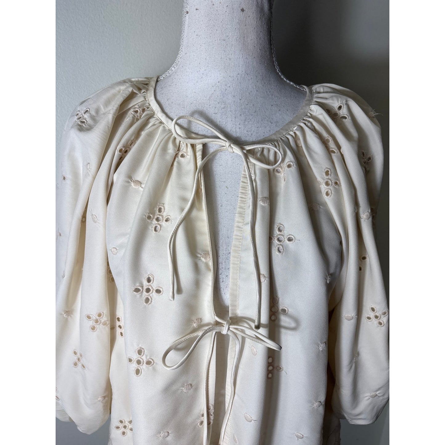 RHODE Cream Eyelet Half Puff Sleeve Open Front Top Sz L