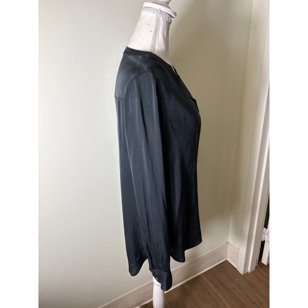 Vince Black Silk Blouse Sz 8