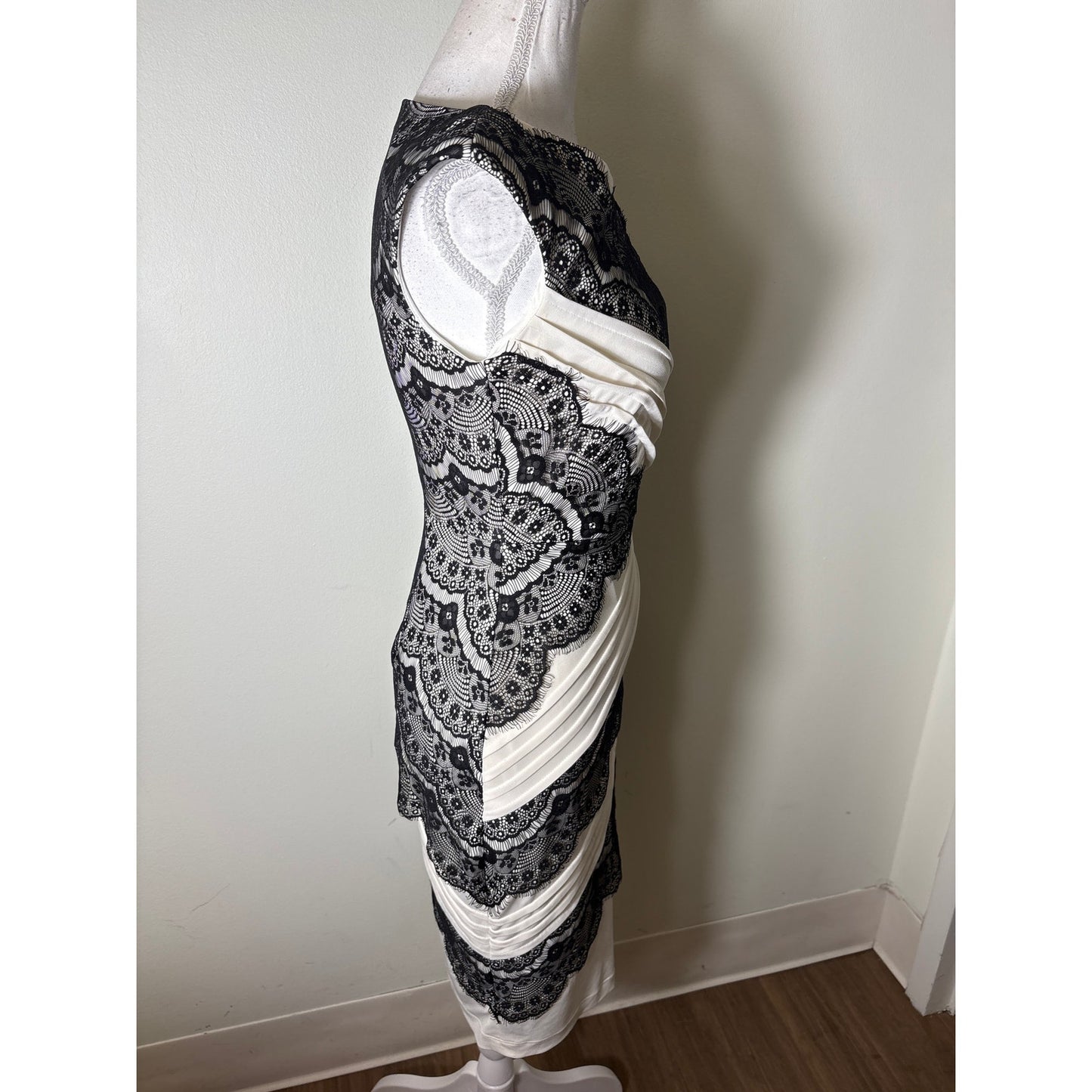 JAX Off White Black Lace Sleeveless Midi Dress Sz 2