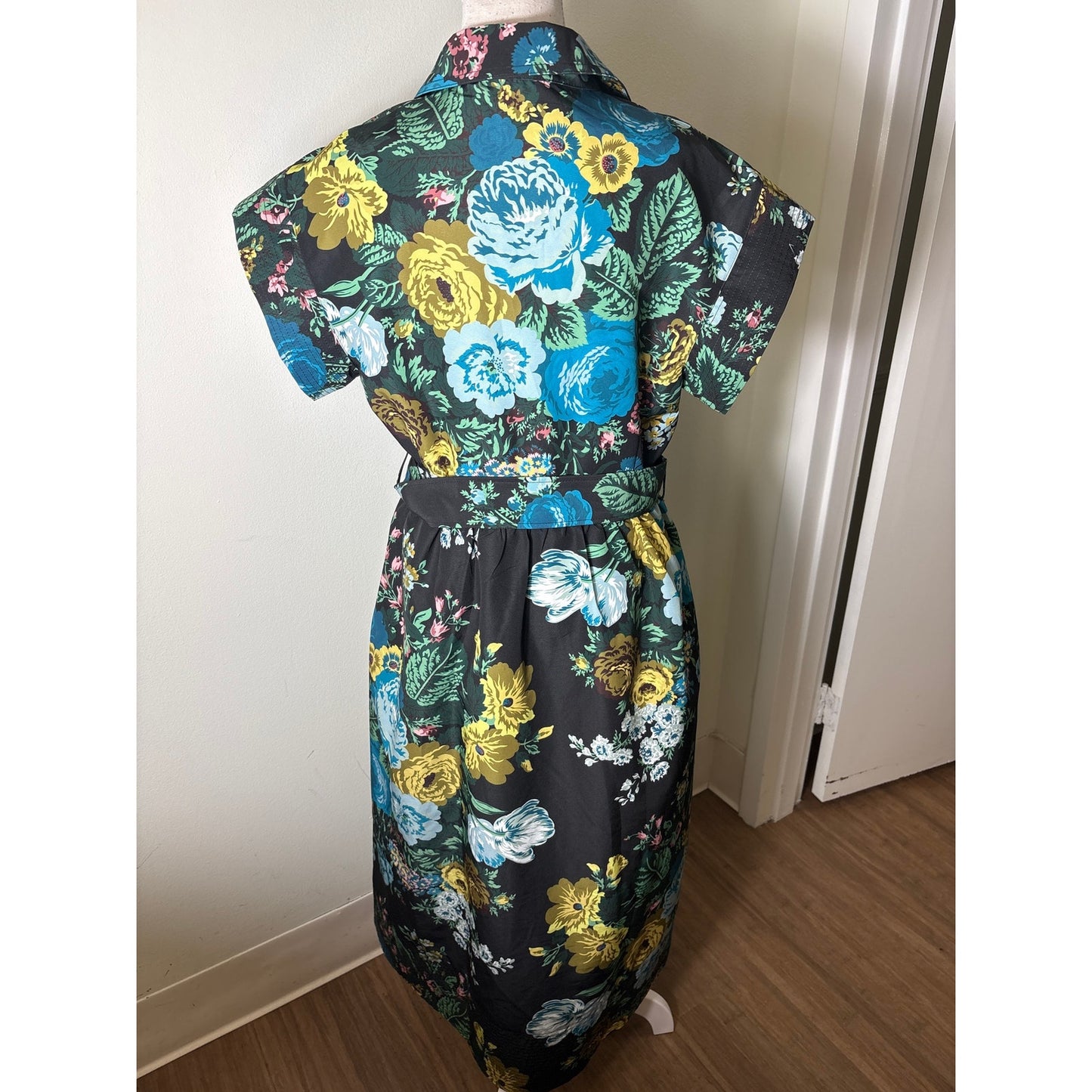 Tuckernuck Black Floral Cap Sleeve Belted Maxi Dress L