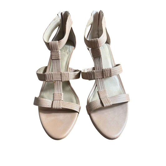 Ann Taylor Nude Mid Heel Back Zip Sandal Sz 8.5