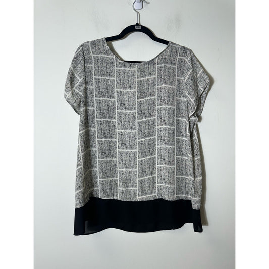 Bobeau Black White Rayon Short Sleeve Blouse Sz L
