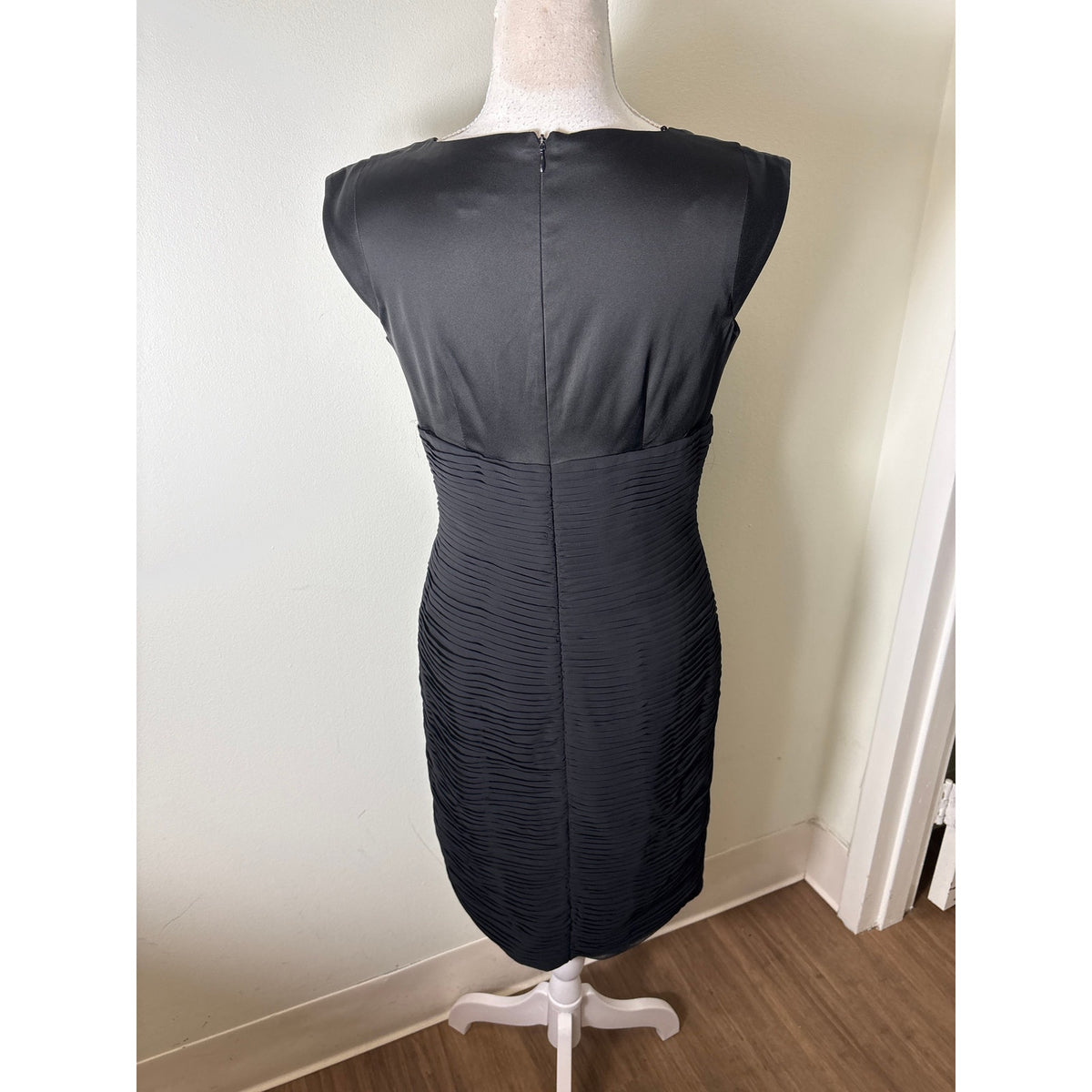 Adrianna Papell Black Bodycon Mini Pleated Cocktail Dress Sz 6