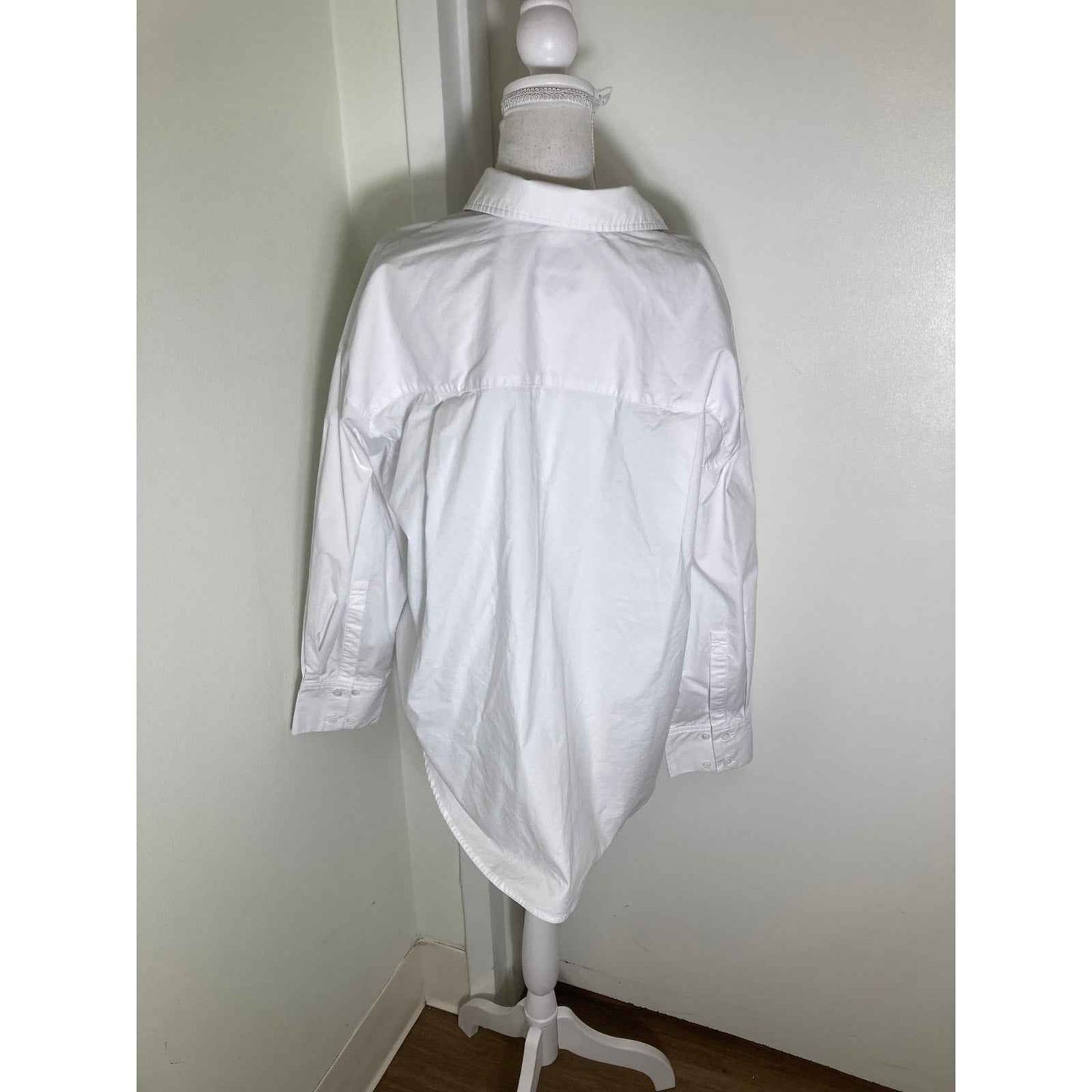 Carbone 38 Crisp White Long Sleeve Button Down Shirt Sz M