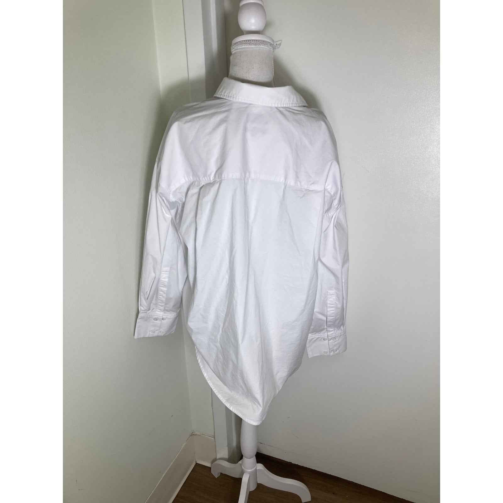 Carbone 38 Crisp White Long Sleeve Button Down Shirt Sz M