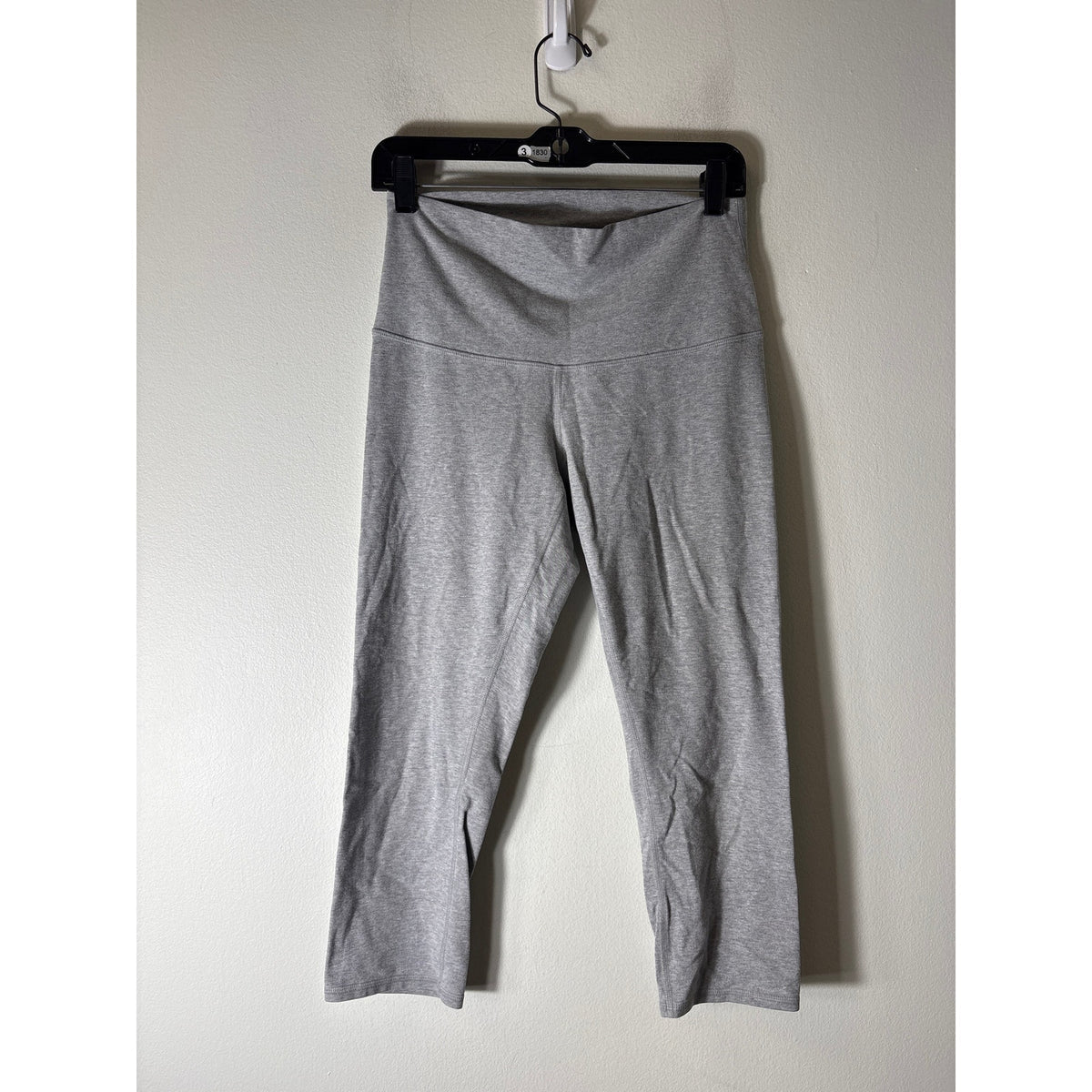 Lululemon Medium Gray Cropped Athletic Leggings Sz 8