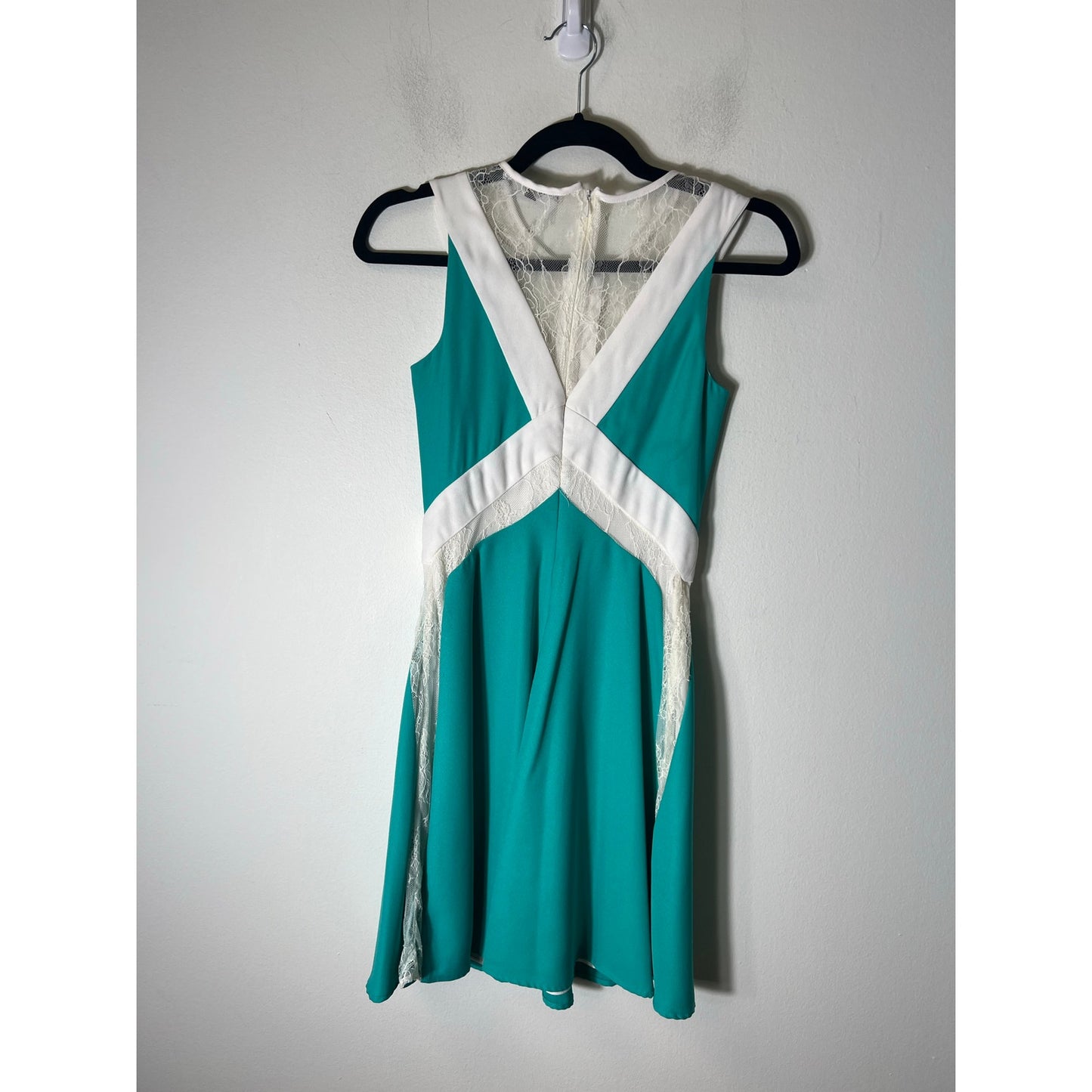Gianni Bini Teal and White Lace Mini Sleeveless Dress Sz 0