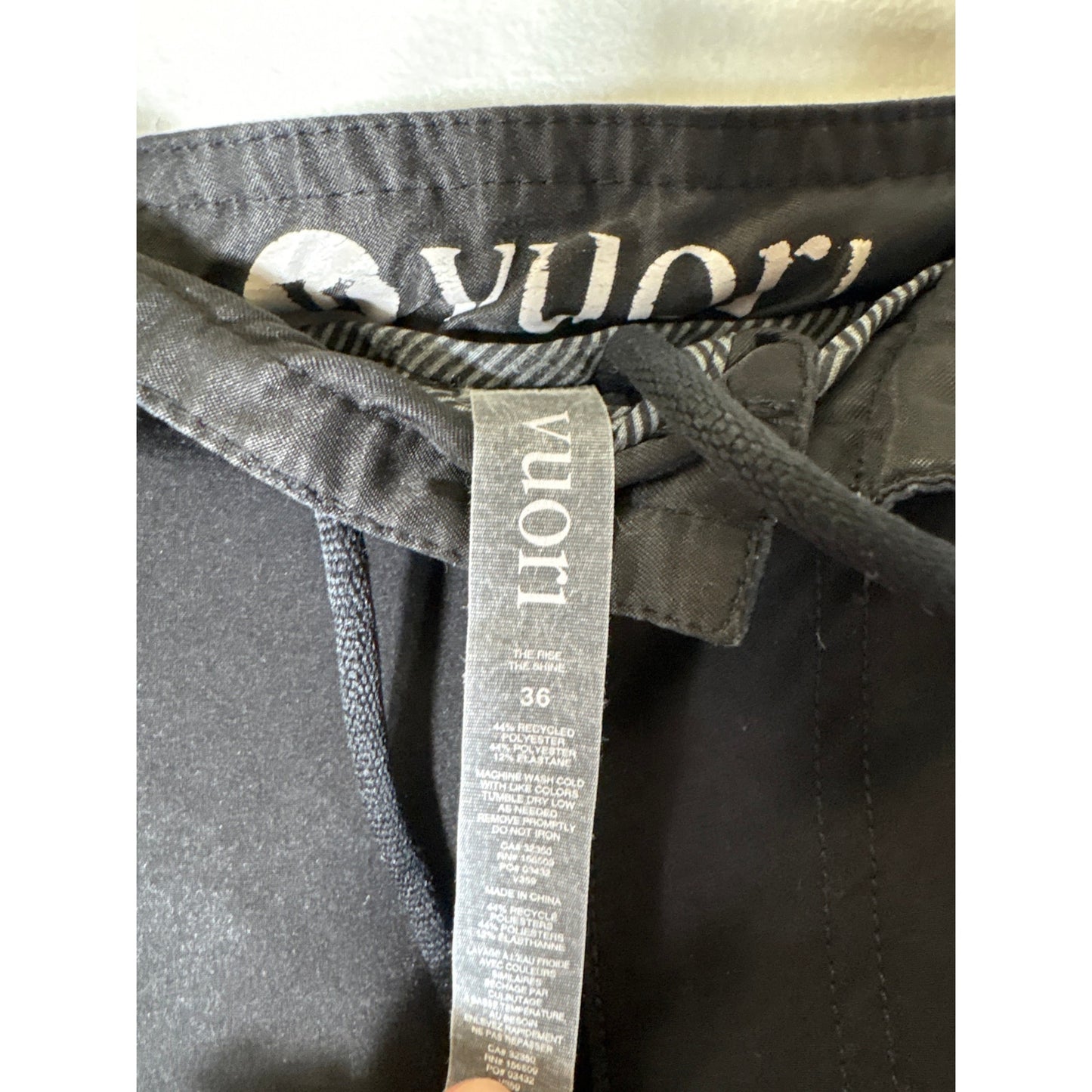 Men's  Black Vuori Hybrid Shorts Sz 36