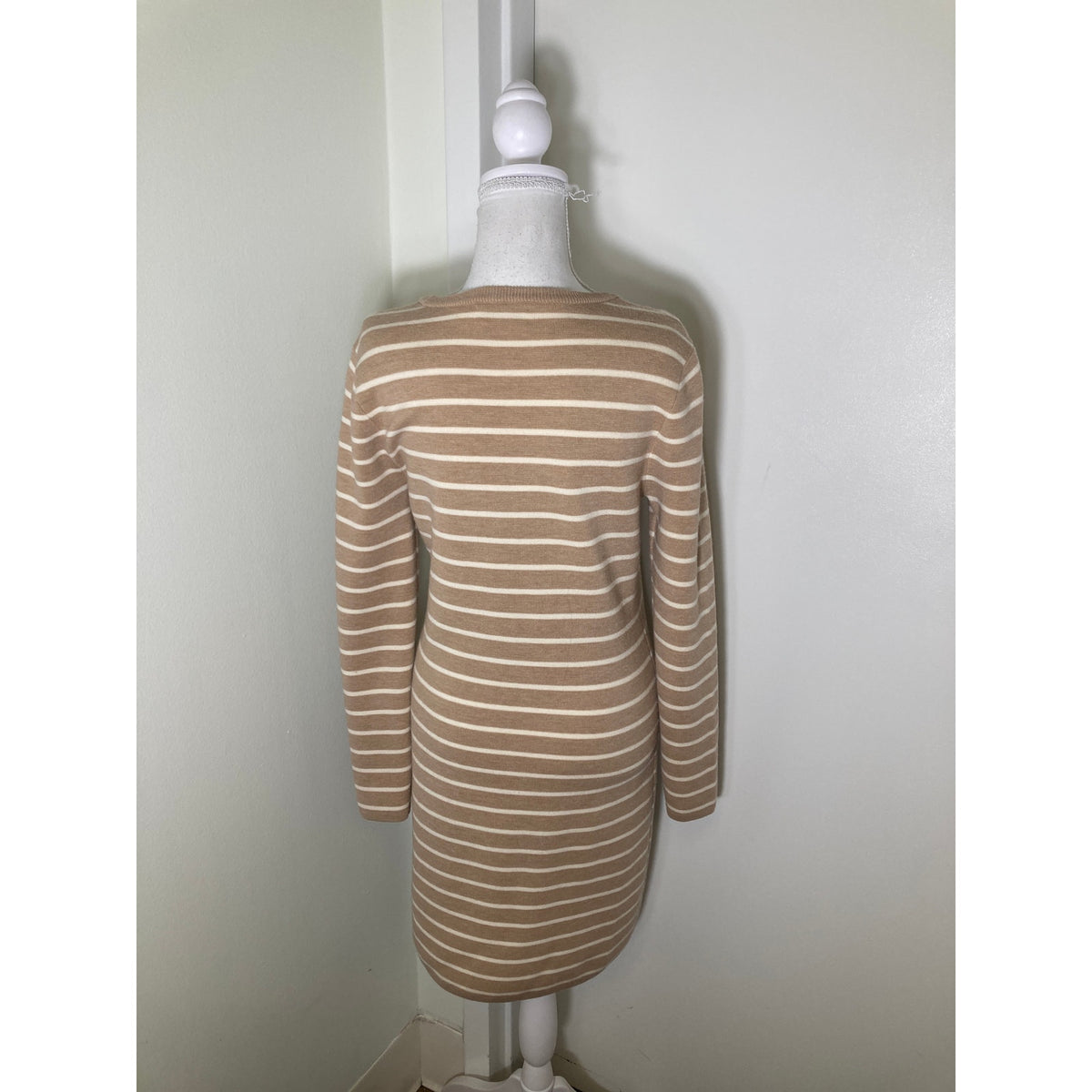 Vineyard vines Merino Wool Tan and White Striped Midi Sz XS