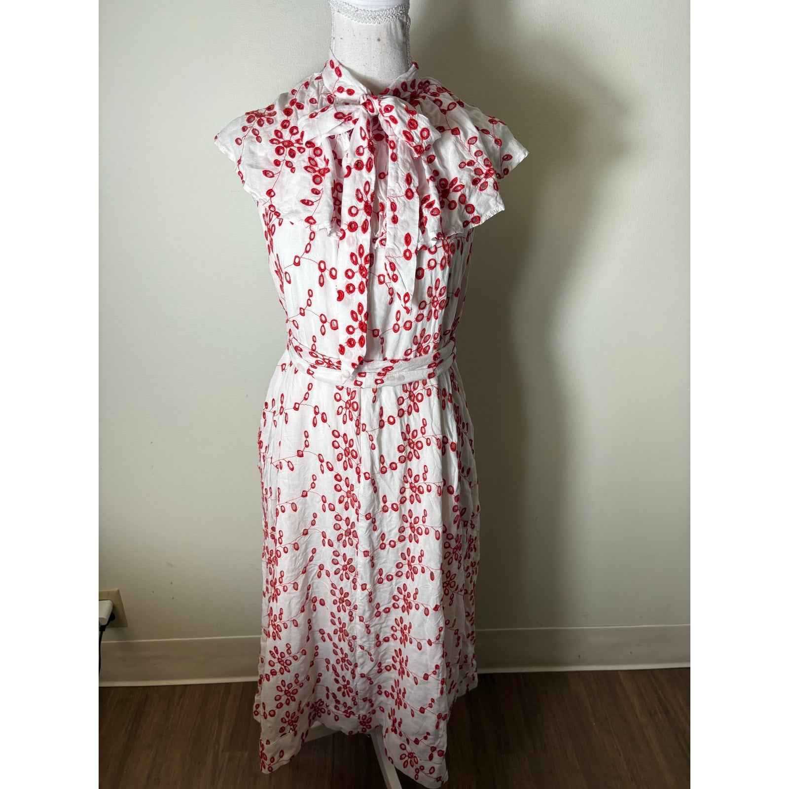 Buru White Cotton Eyelet Mock Neck Short Sleeve Floral Print Sz S