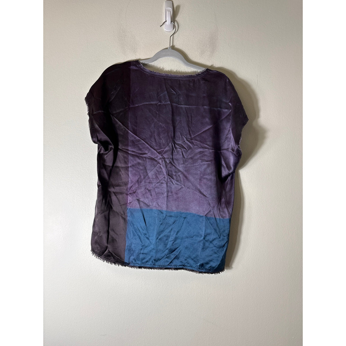 Go by Go Silk Color Block Navy Blue V Neck Top Sz M