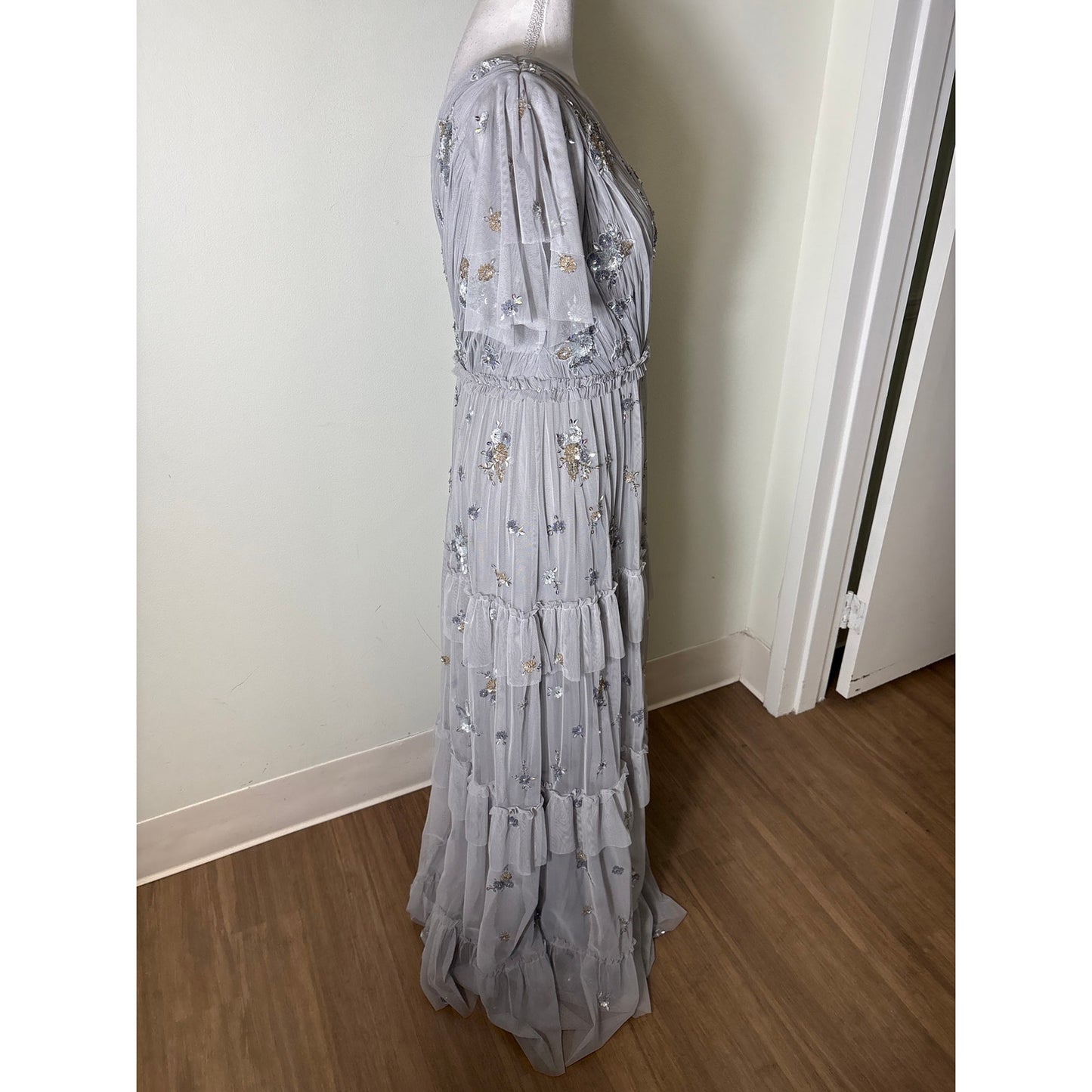 Mac Duggal Powder Floral Sequin Flutter Sleeve Gown Sz 8
