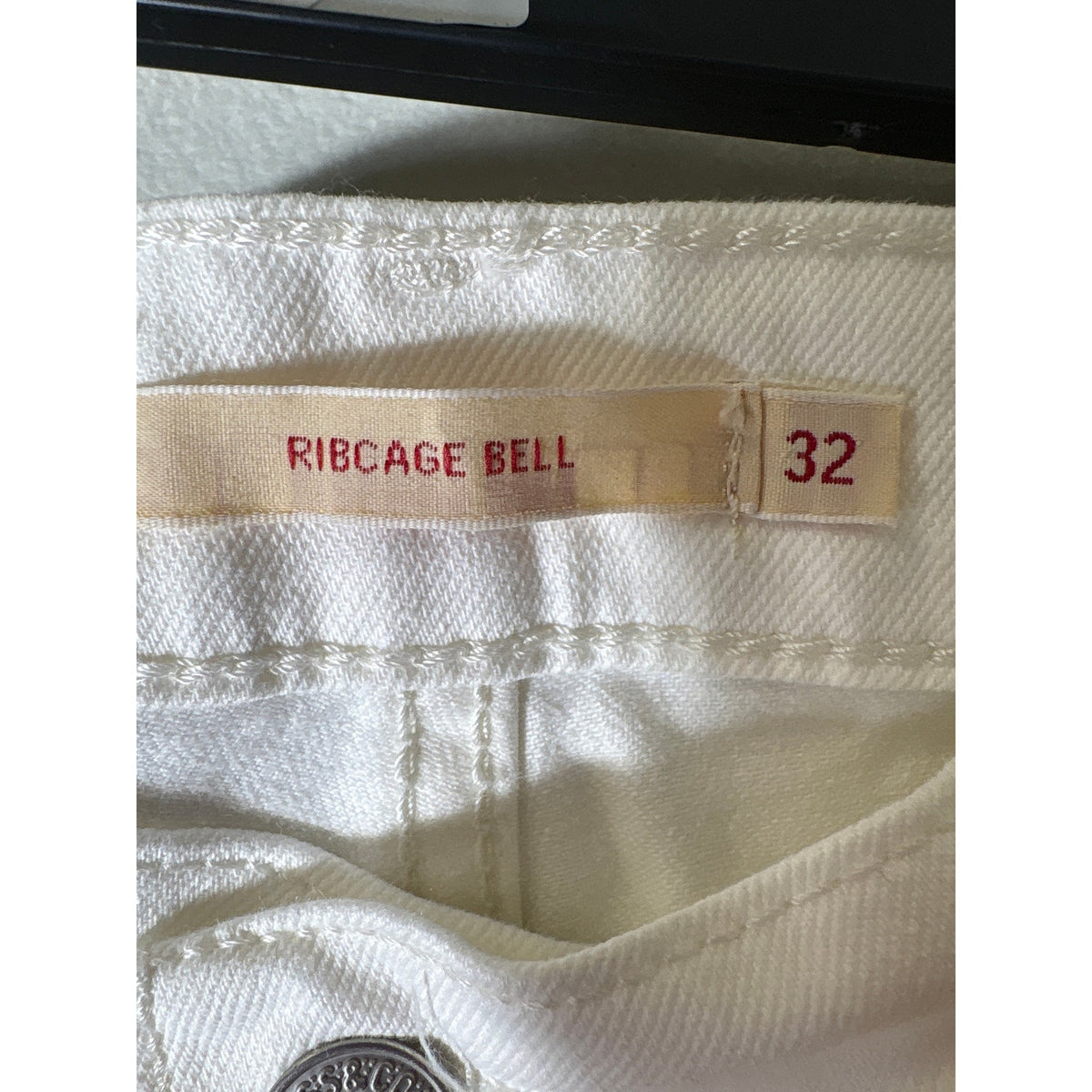 Levi's Antique White "Ribcage Bell" Denim Jeans sz 32