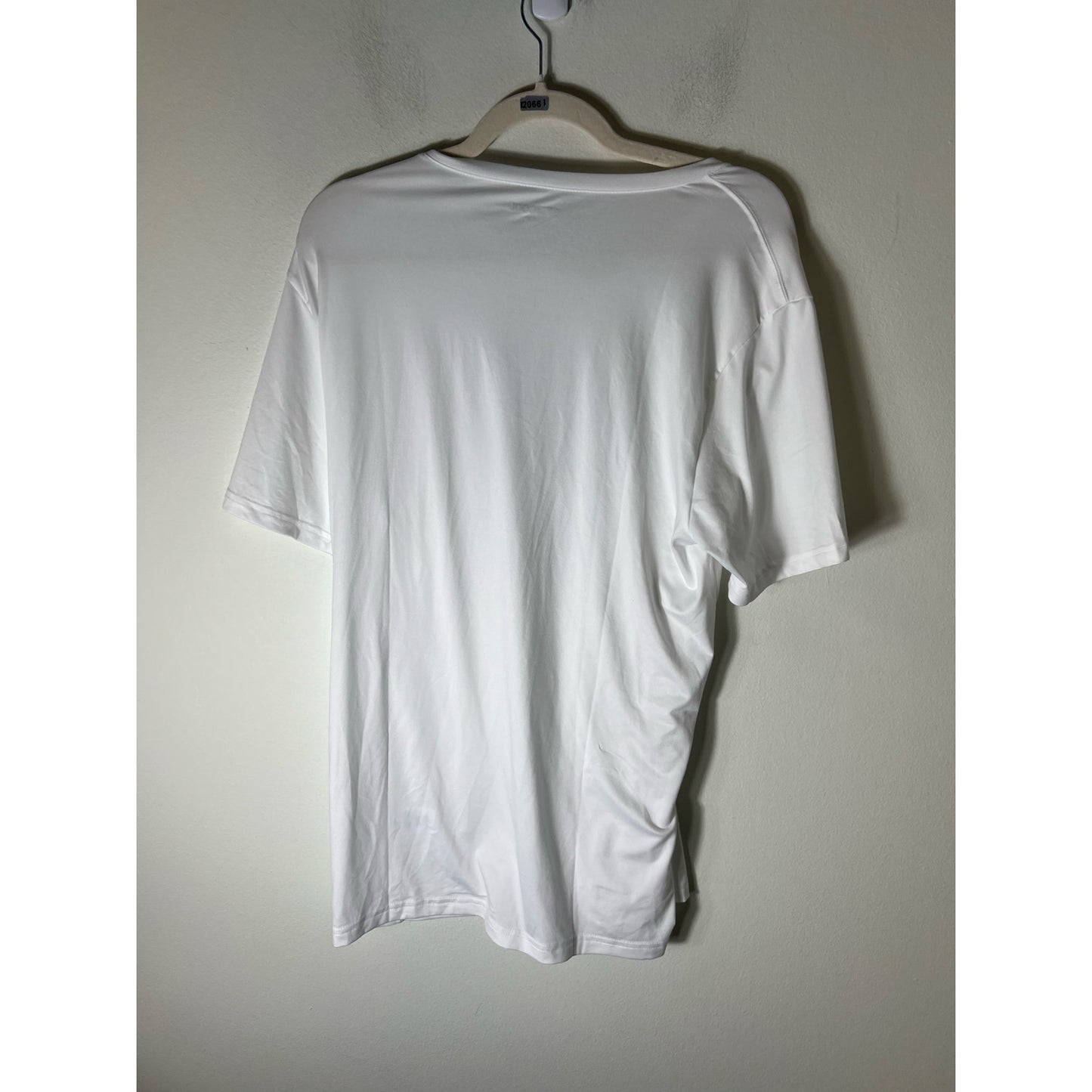Bundle of 2-32 Degrees Cool White V-Neck Performance T-Shirts Sz LG