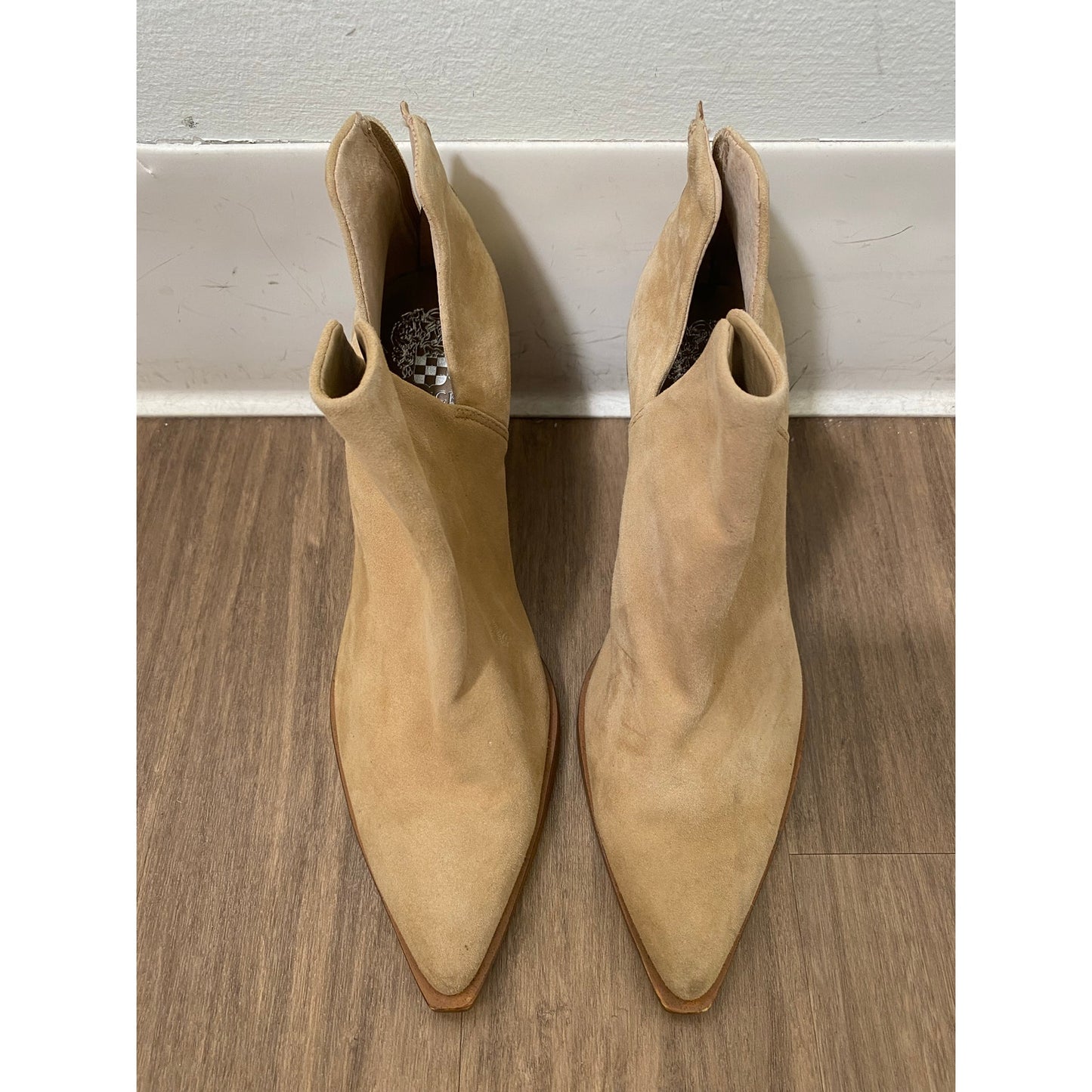 Vince Camuto Pointed Toe Tan Suede Booties with Chunky Heel Sz 9.5