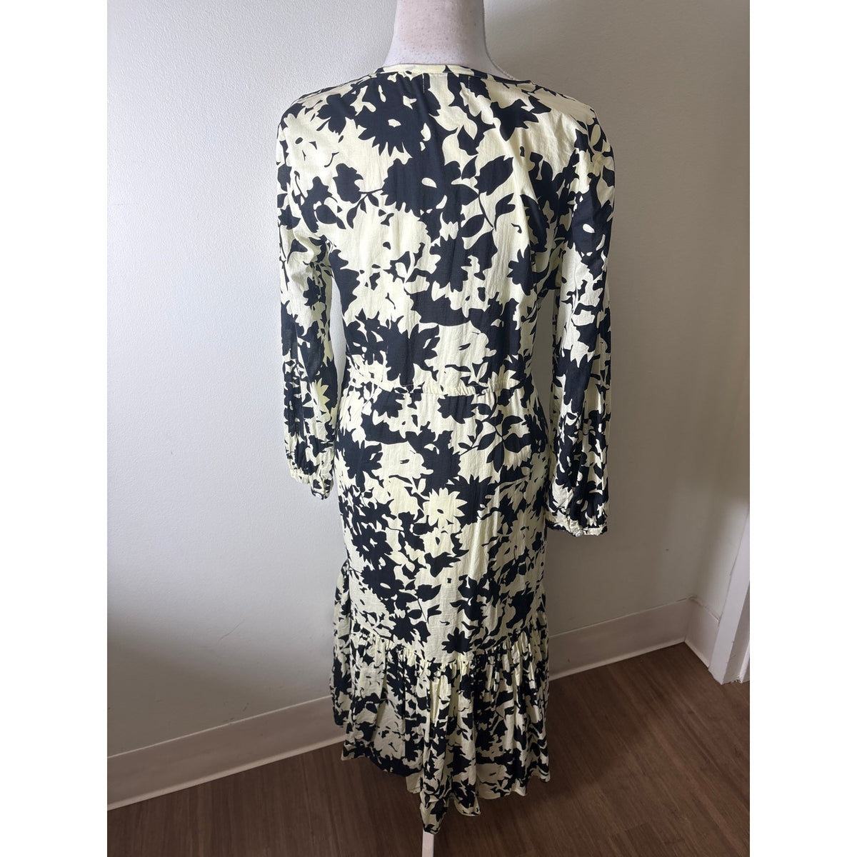 Olivia James Black Off White Long Sleeve V-Neck Maxi Dress Sz M