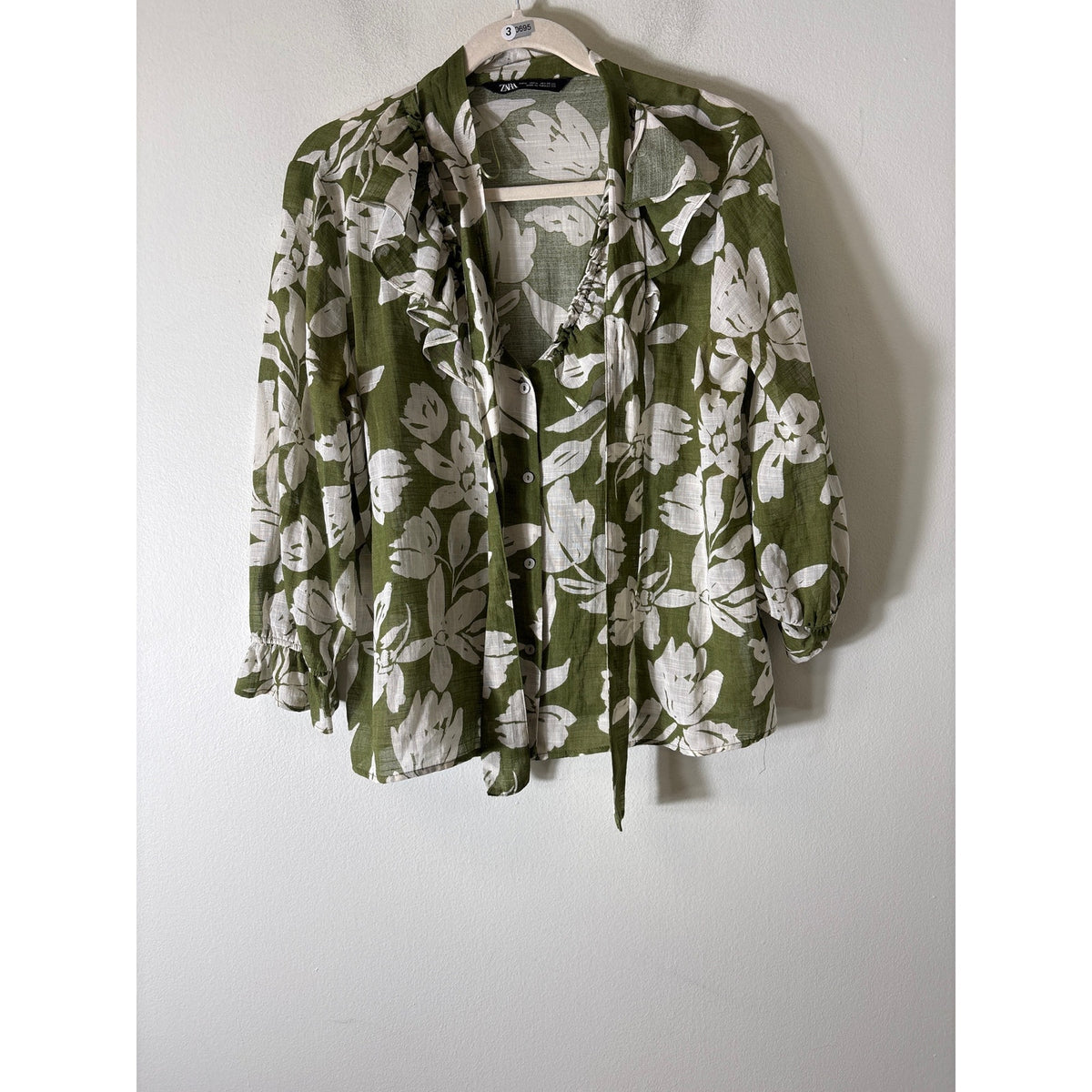 Zara Green and White Floral Cotton Long Sleeve Button Up Sz M