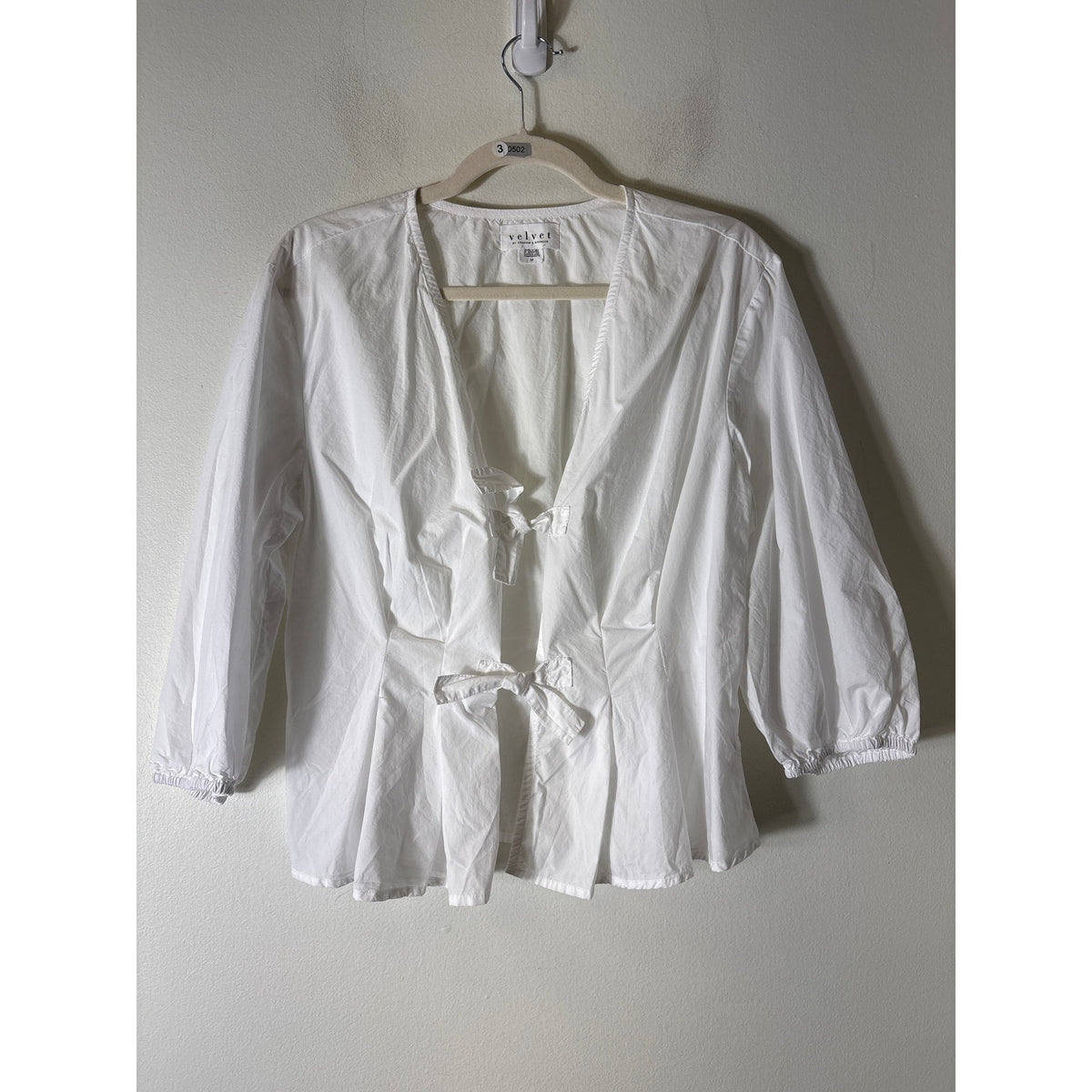 Velvet by Graham and Spencer White 3/4 Sleeve Sz M